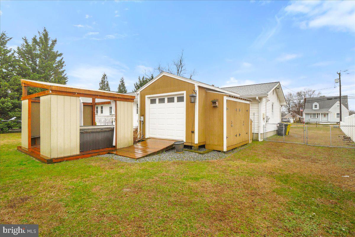 SHORELAND - Residential