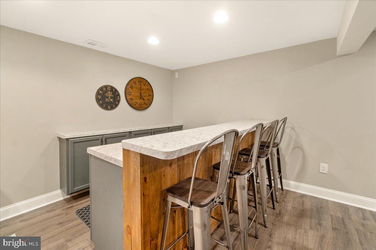 SHORELAND - Residential