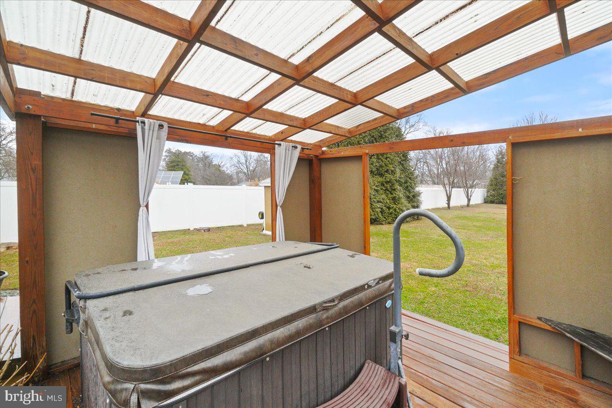 SHORELAND - Residential