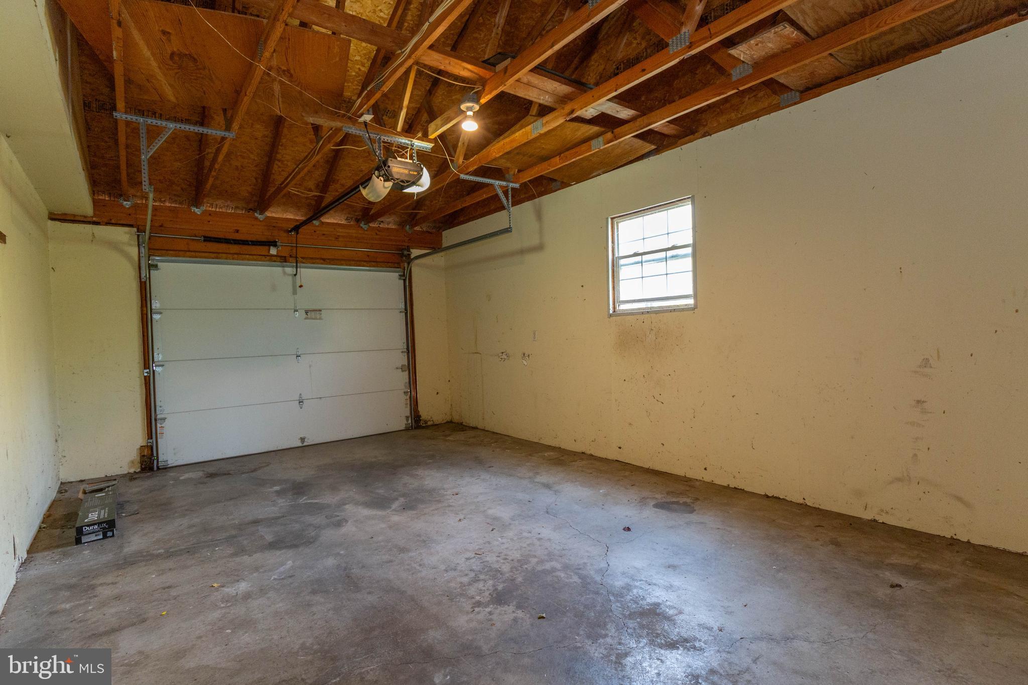 SUMMER HILL - Residential Lease