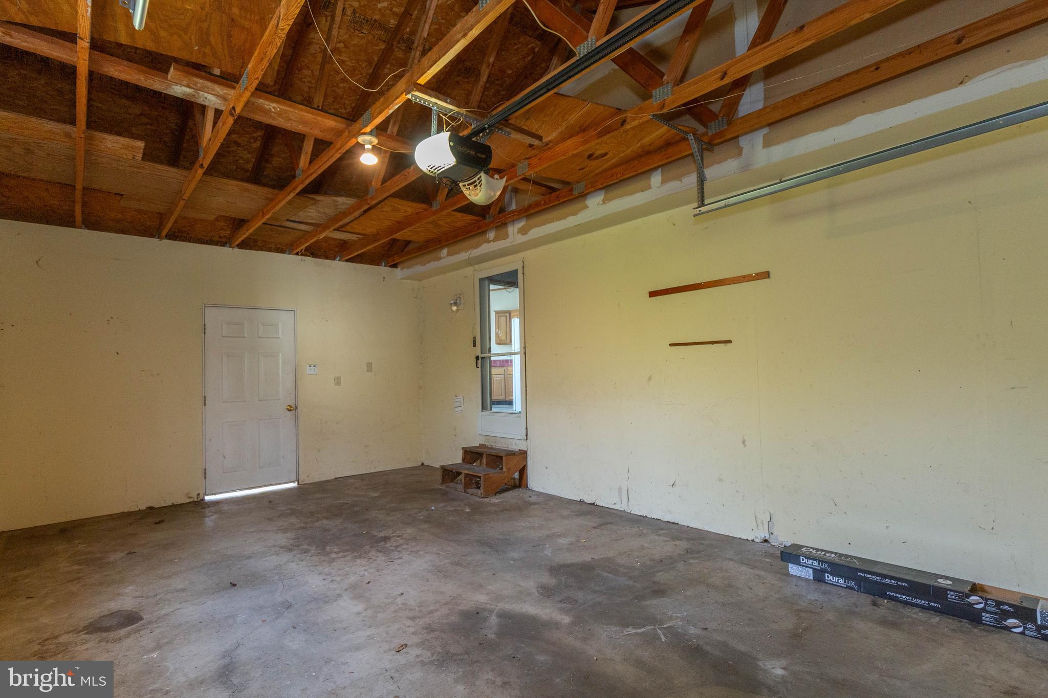 SUMMER HILL - Residential Lease