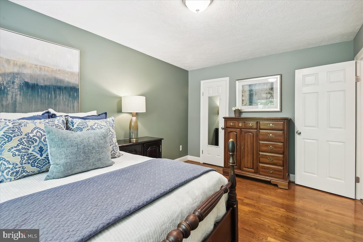 RESTON - Residential