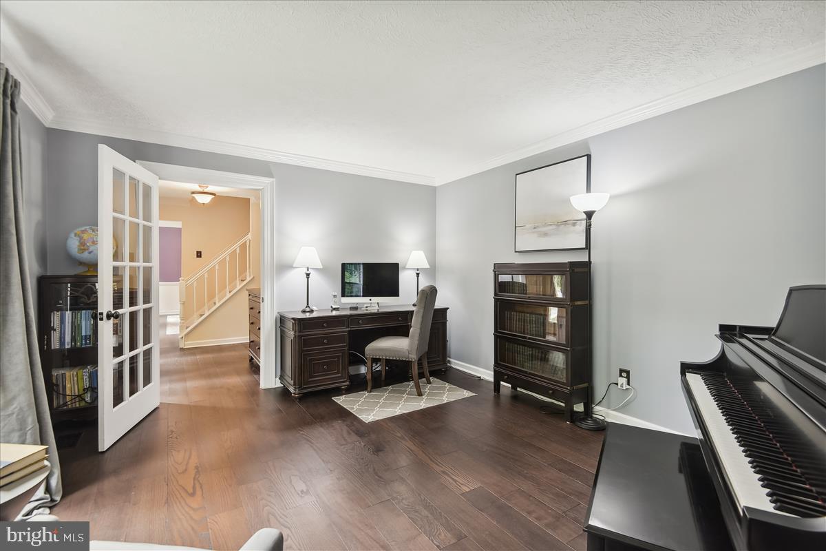 RESTON - Residential