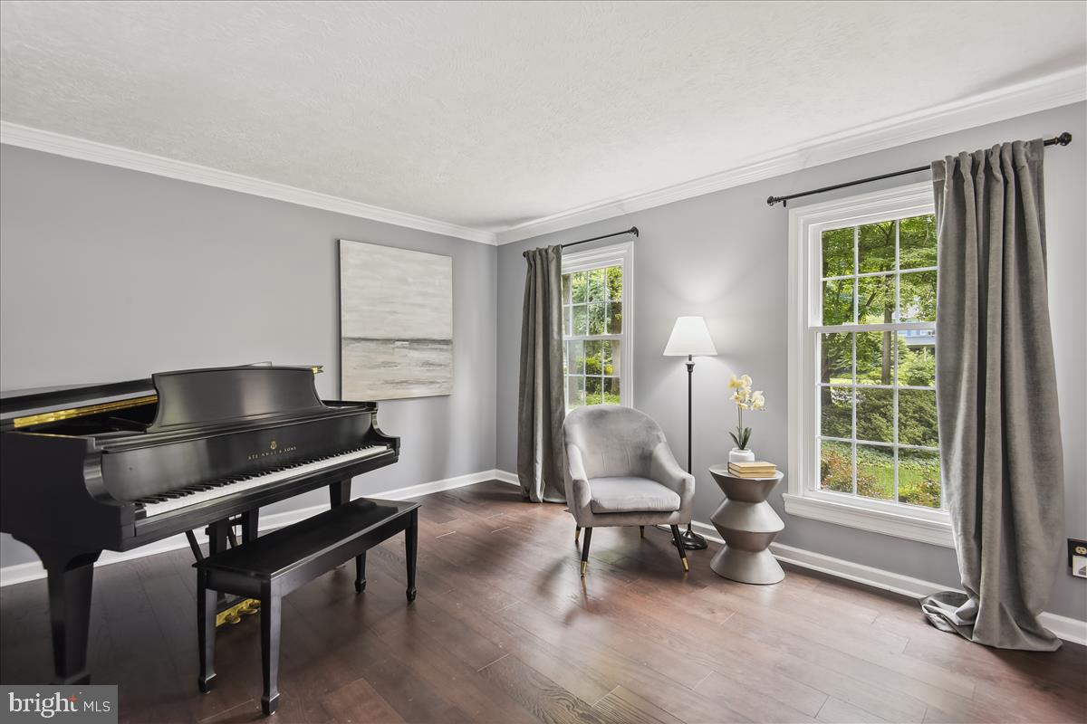 RESTON - Residential