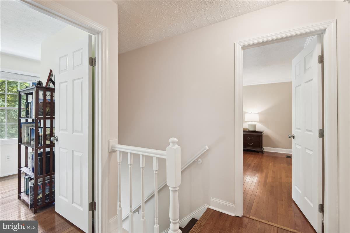 RESTON - Residential