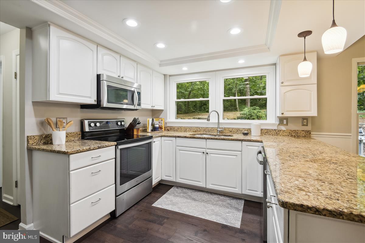 RESTON - Residential