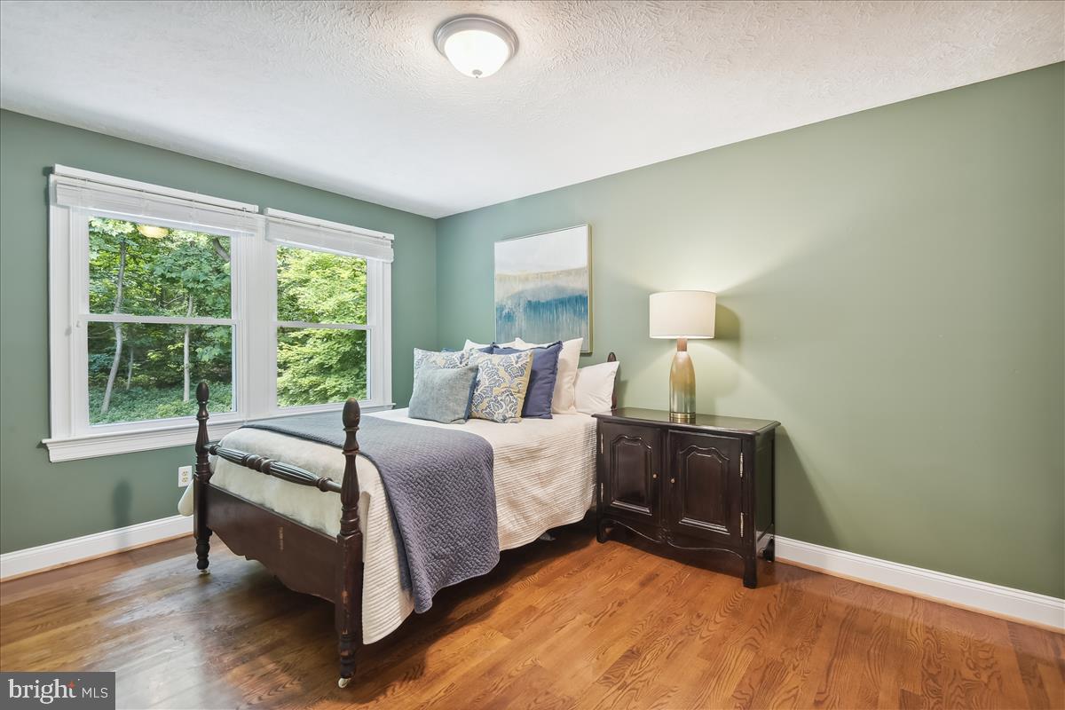 RESTON - Residential