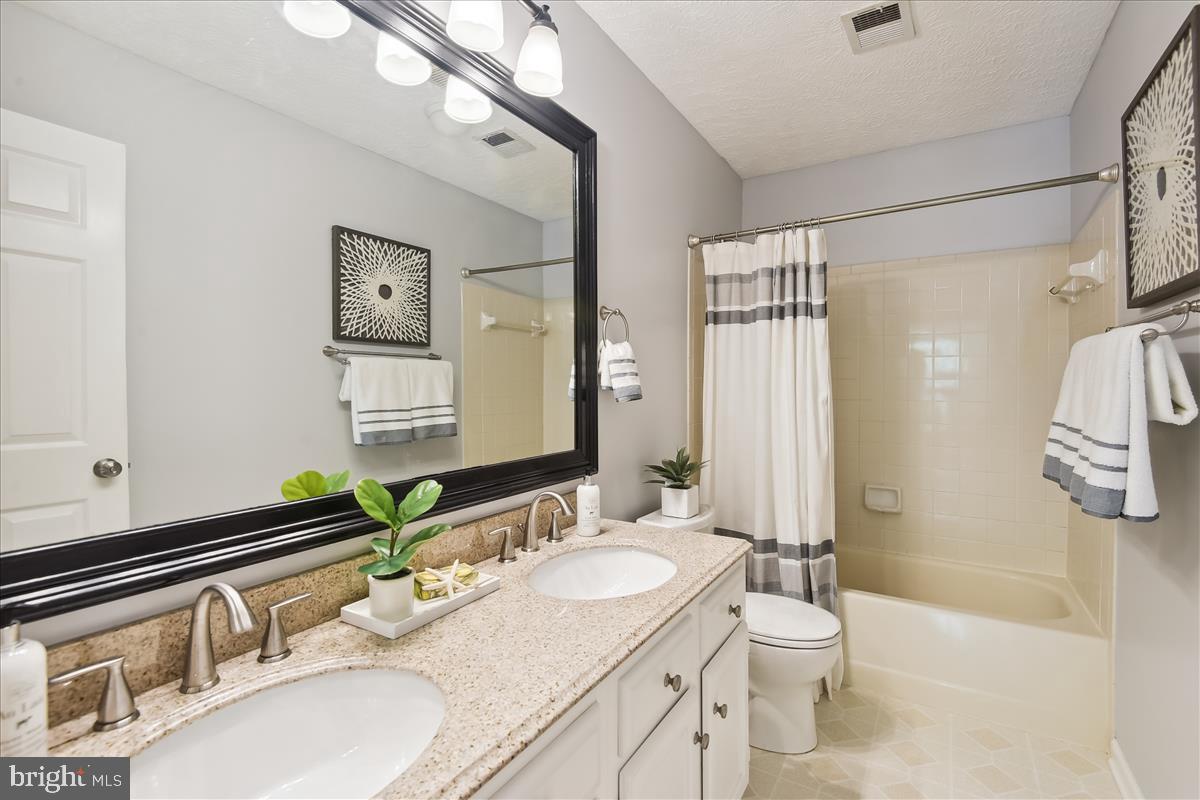 RESTON - Residential