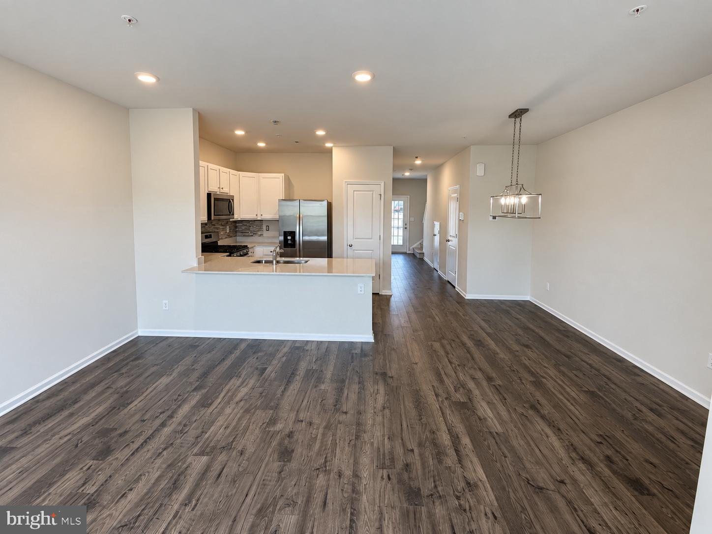 195 S HARNER BOULEVARD