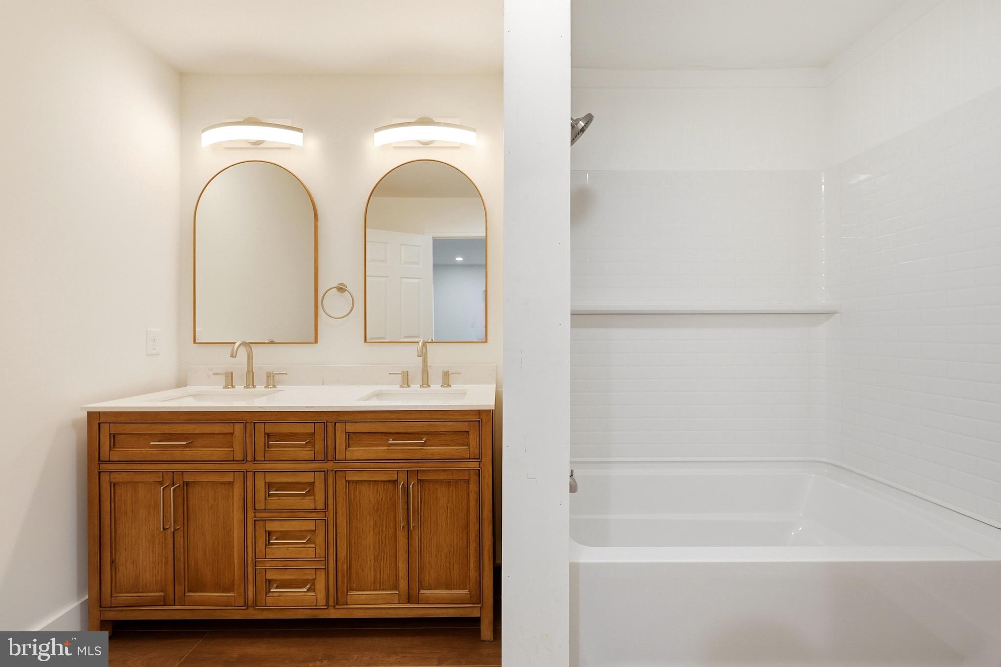 MECKLENBURG HEIGHTS - Residential