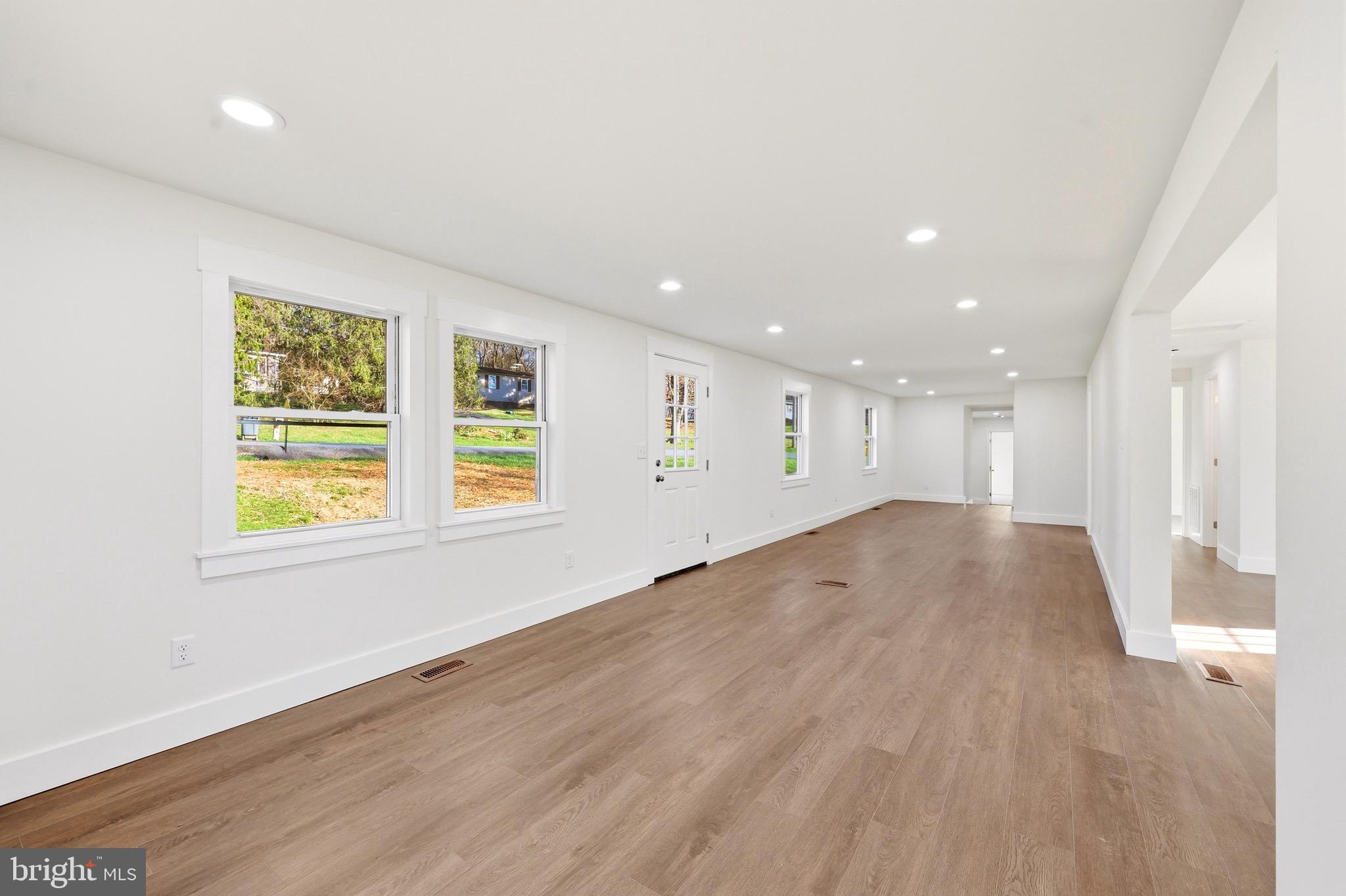 MECKLENBURG HEIGHTS - Residential