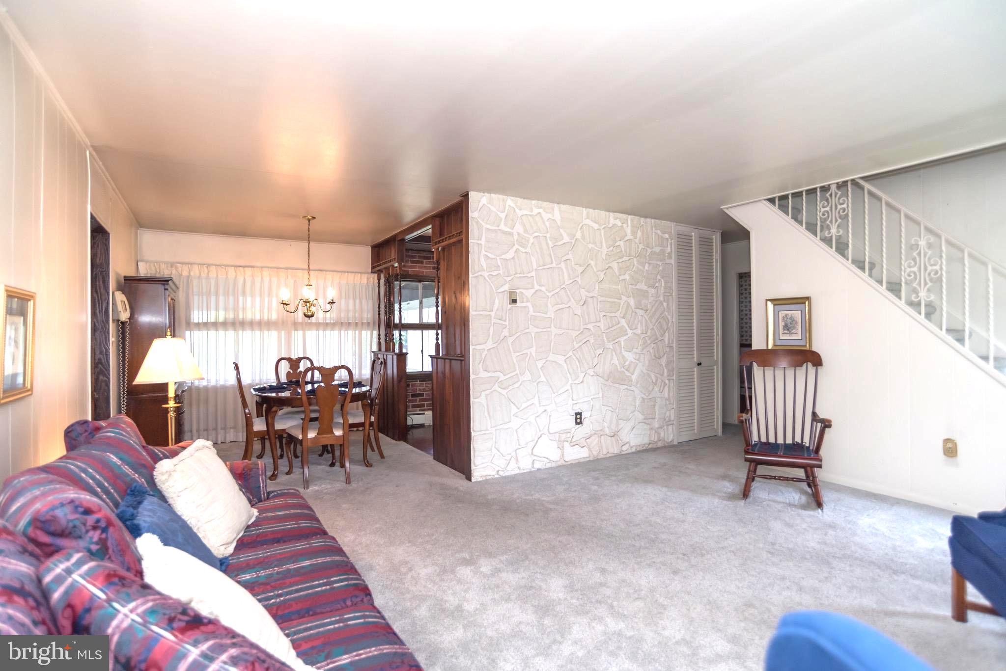 15 VENTURE LANE