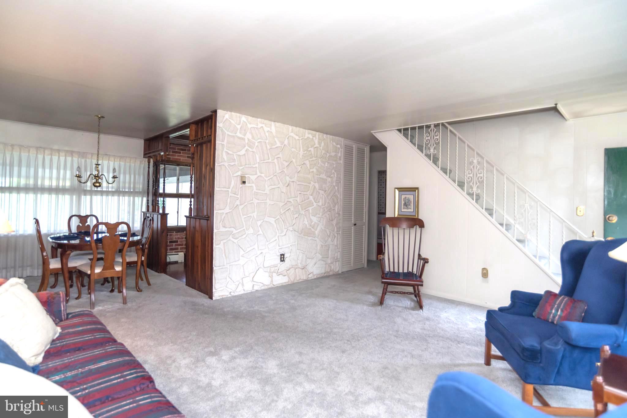 15 VENTURE LANE