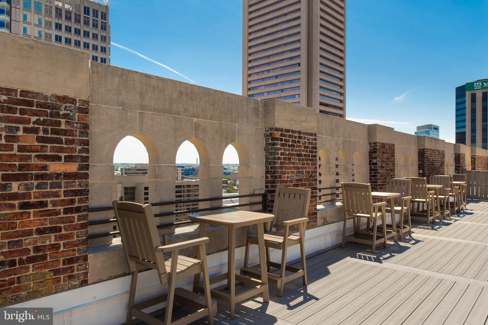 DOWNTOWN - Residential Lease