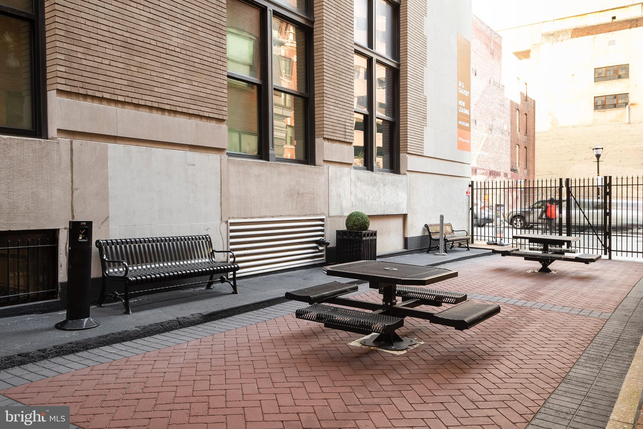 DOWNTOWN - Residential Lease