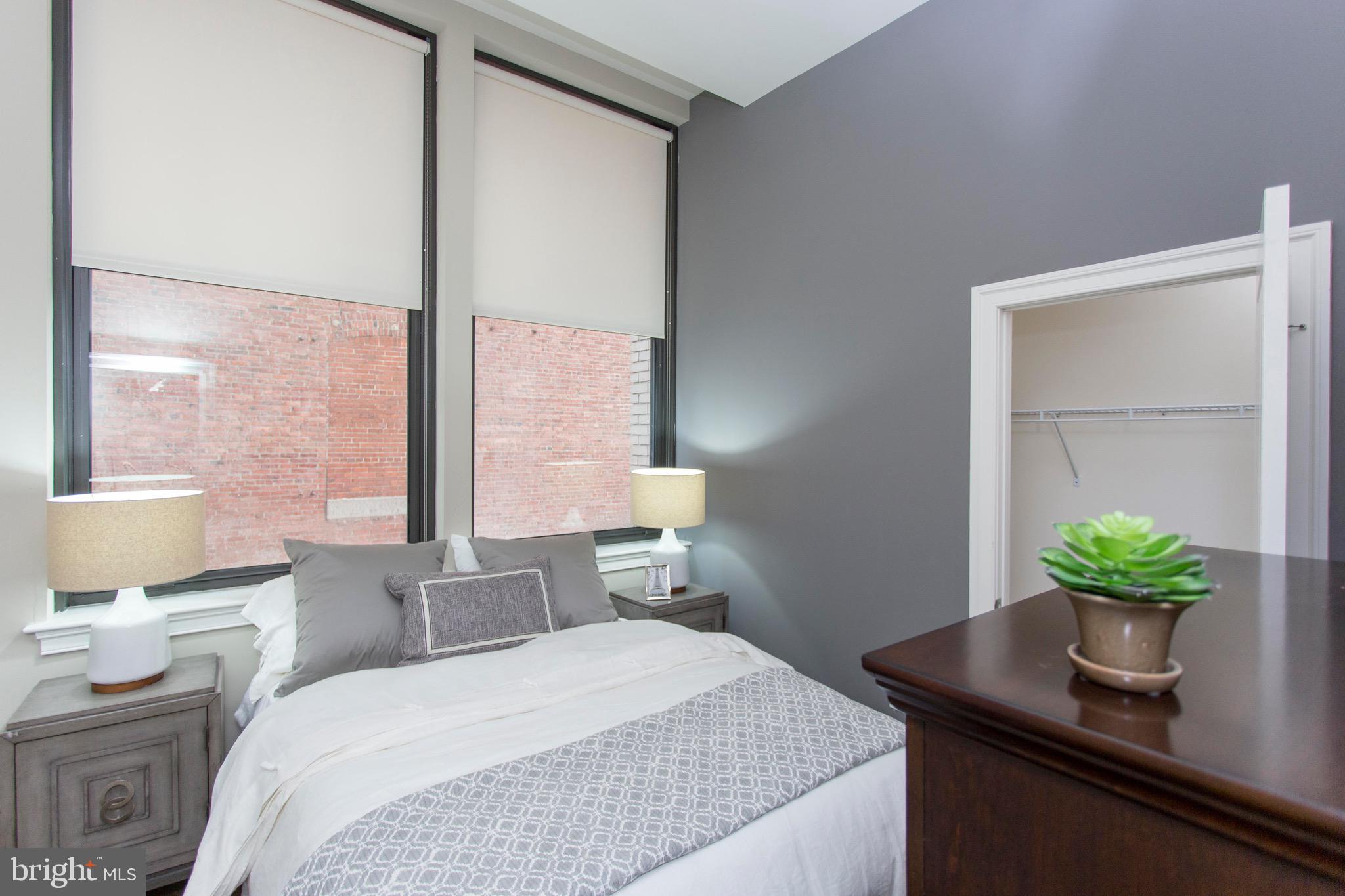 DOWNTOWN - Residential Lease