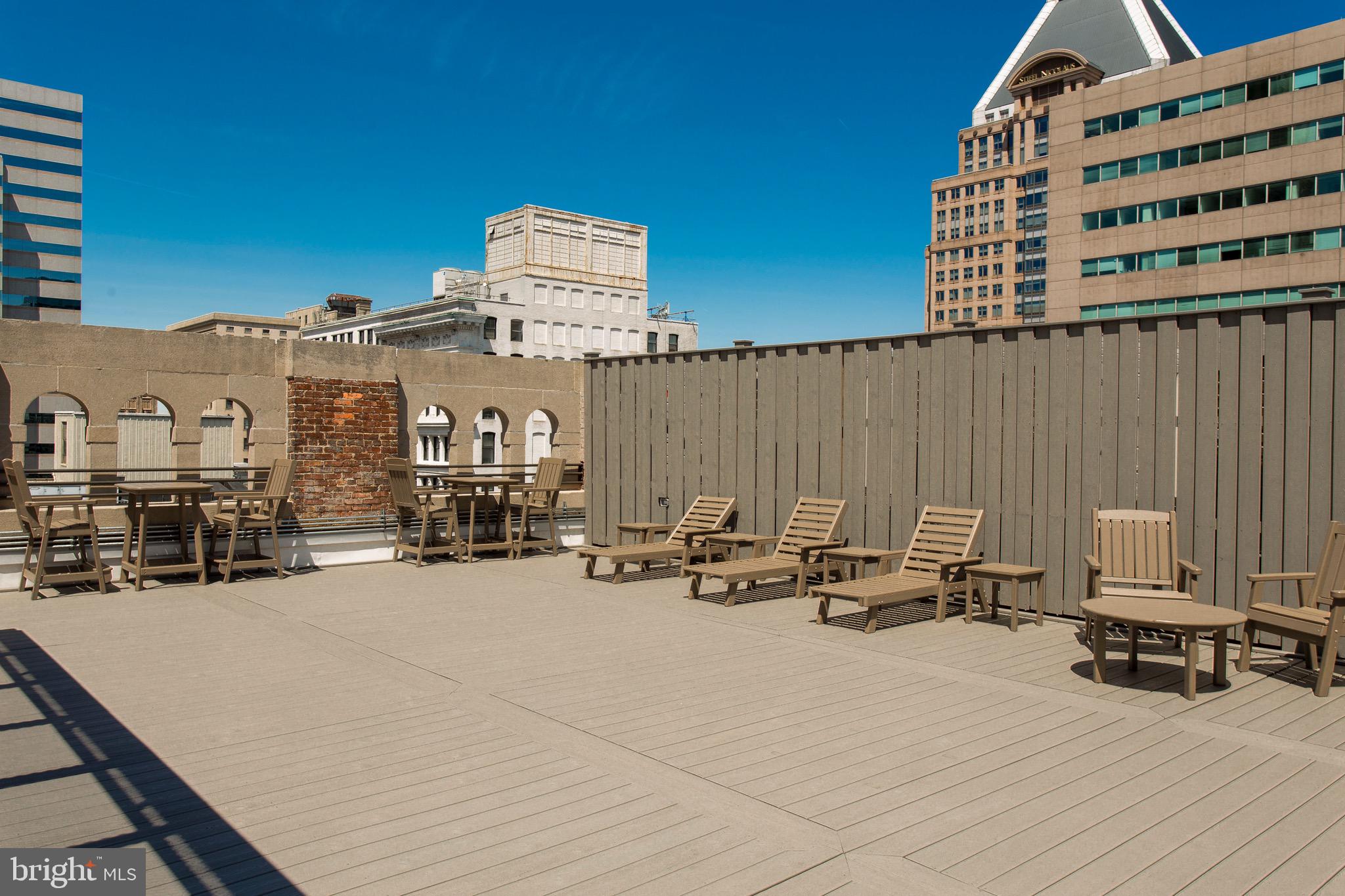 DOWNTOWN - Residential Lease