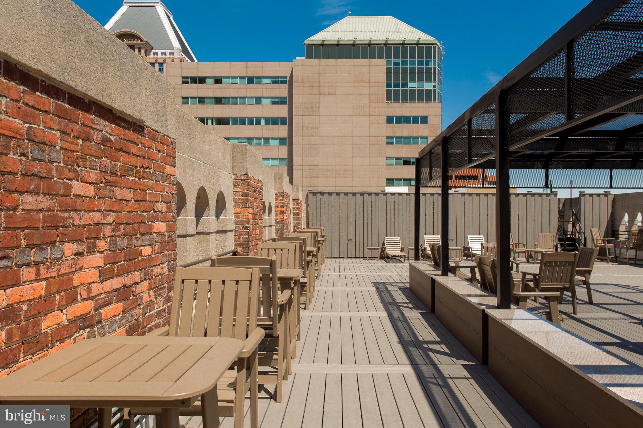 DOWNTOWN - Residential Lease