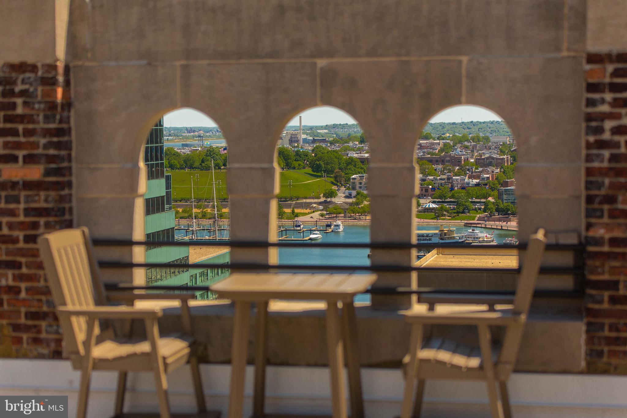 DOWNTOWN - Residential Lease