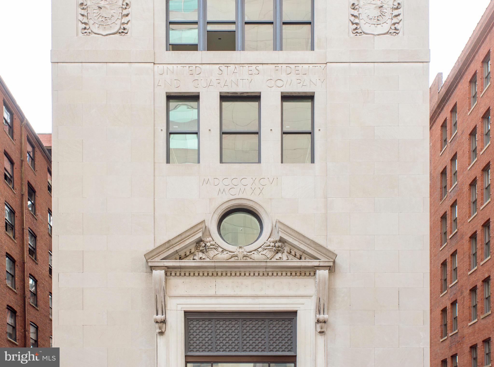 DOWNTOWN - Residential Lease