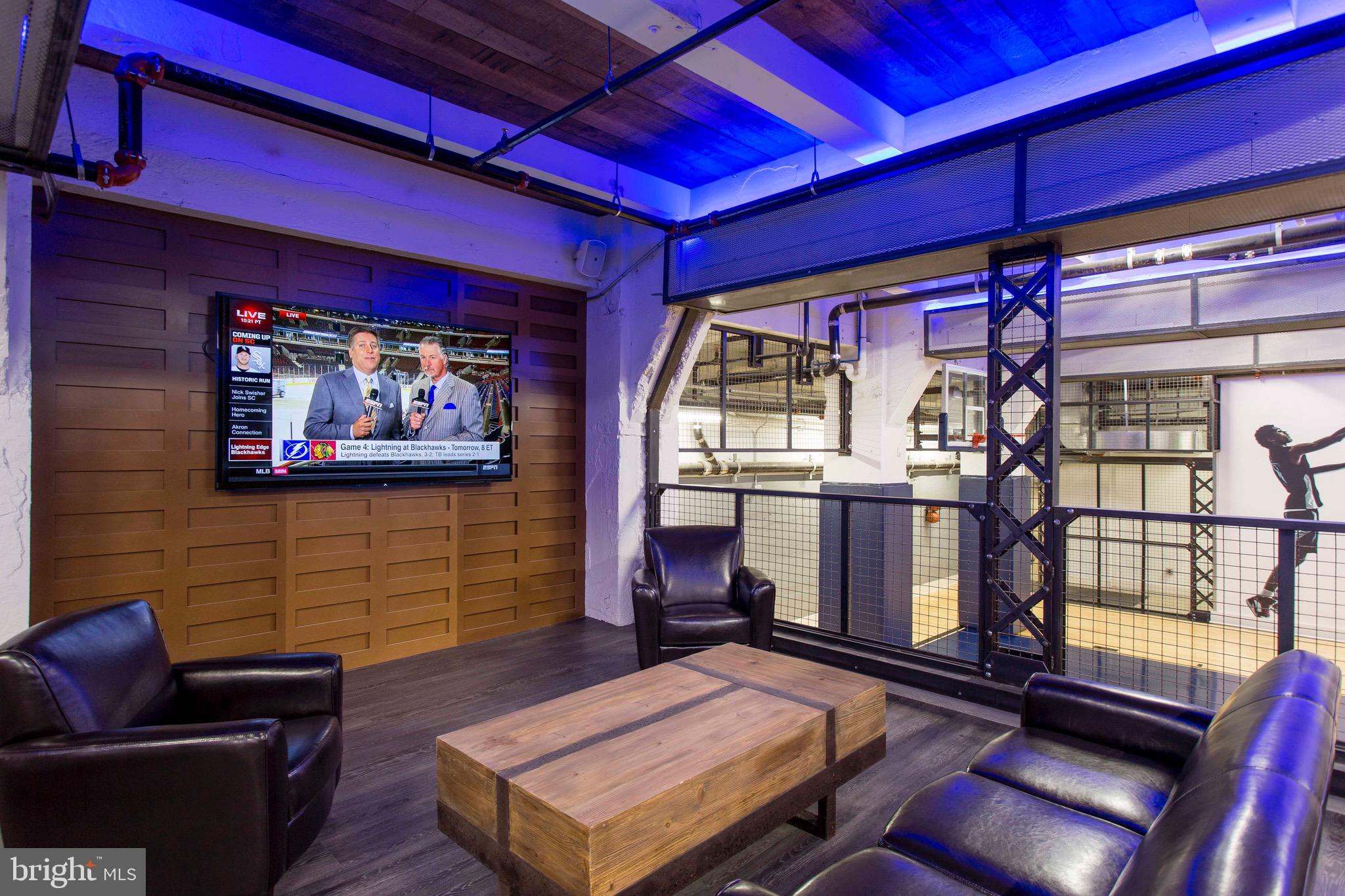 DOWNTOWN - Residential Lease
