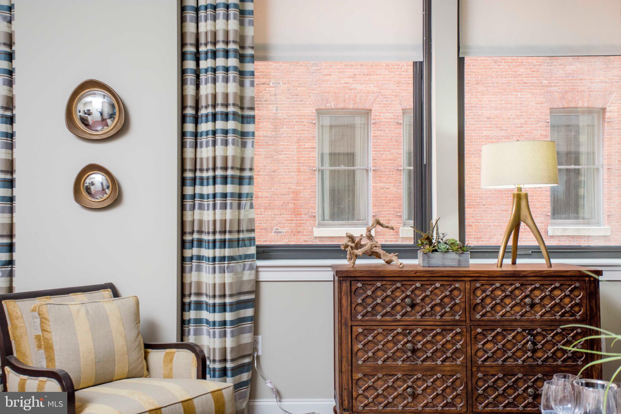 DOWNTOWN - Residential Lease