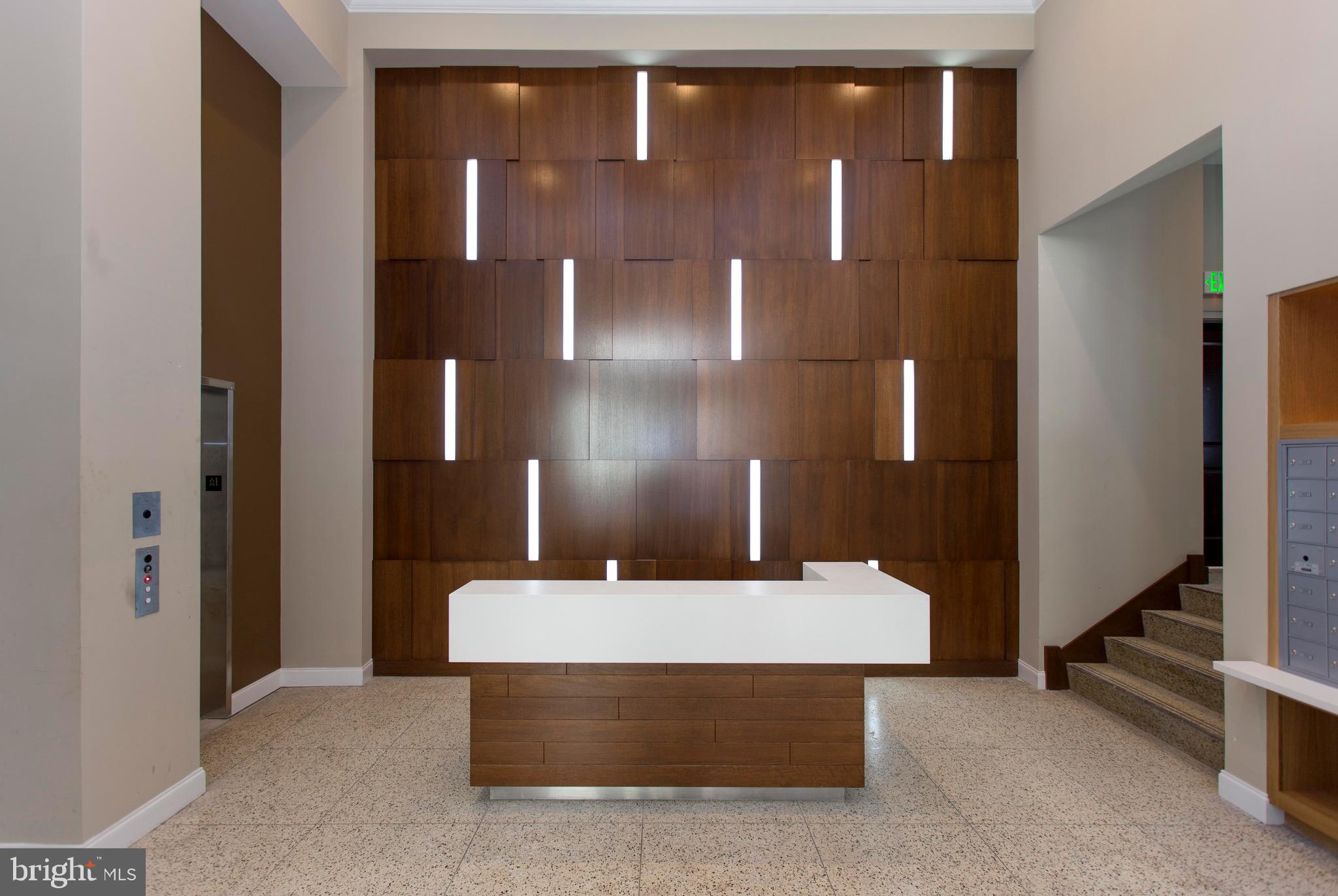 DOWNTOWN - Residential Lease