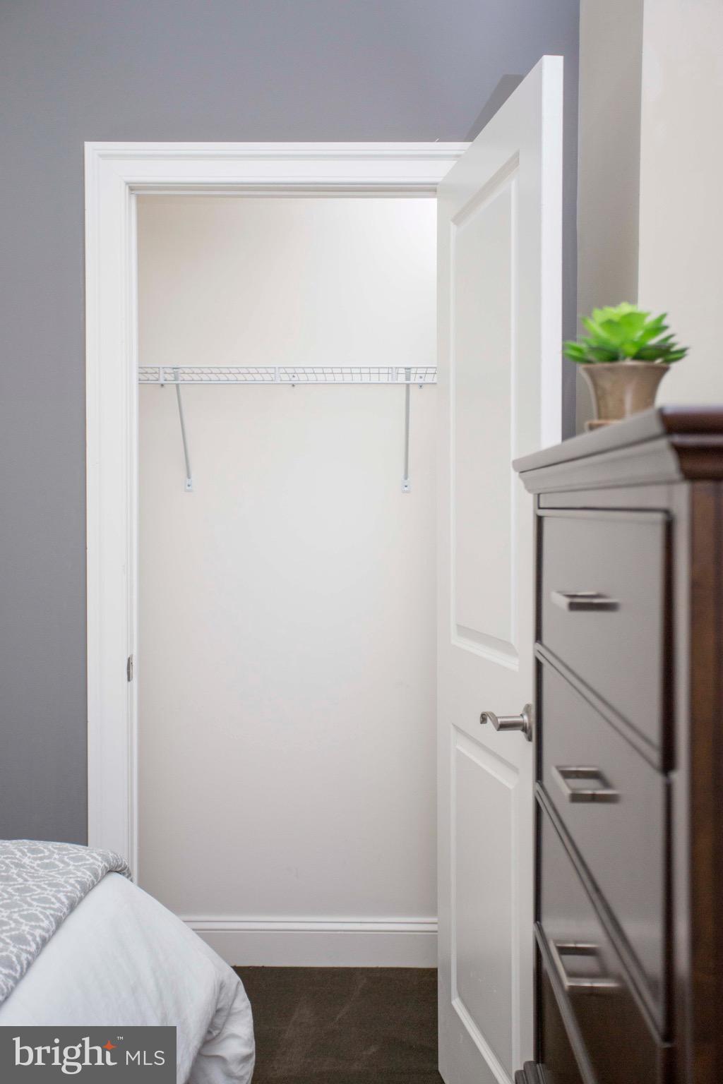 DOWNTOWN - Residential Lease