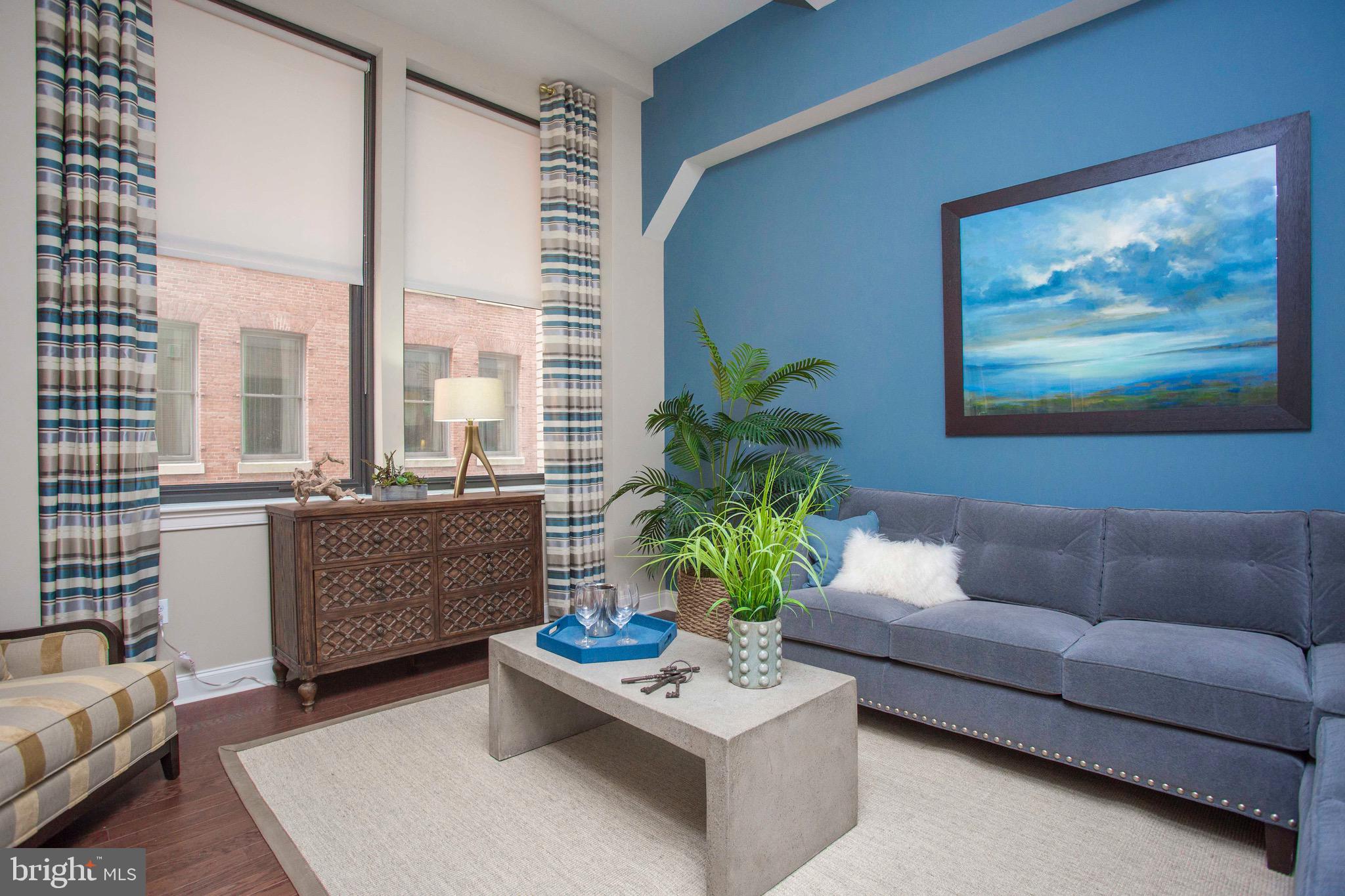 DOWNTOWN - Residential Lease