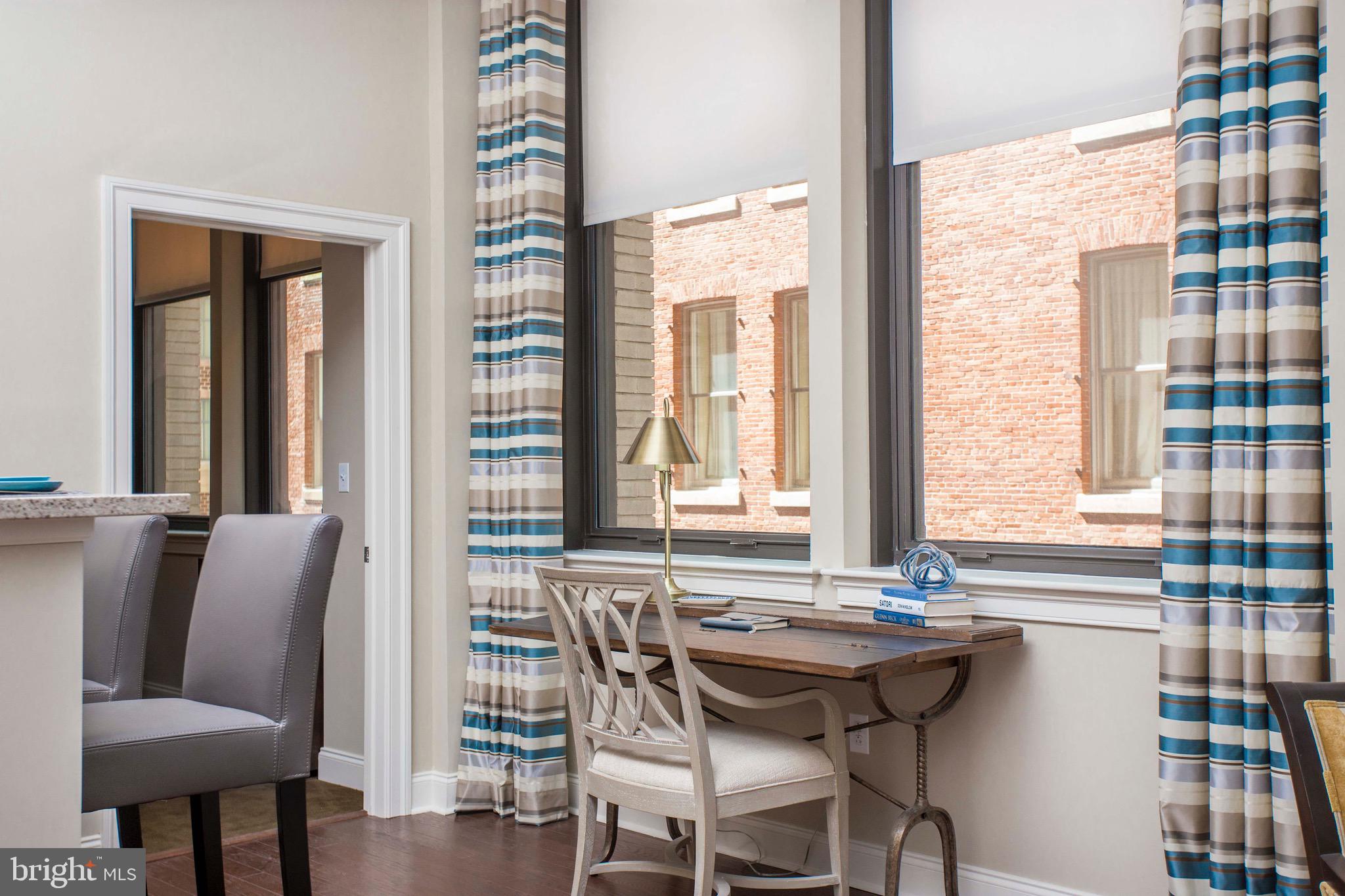 DOWNTOWN - Residential Lease