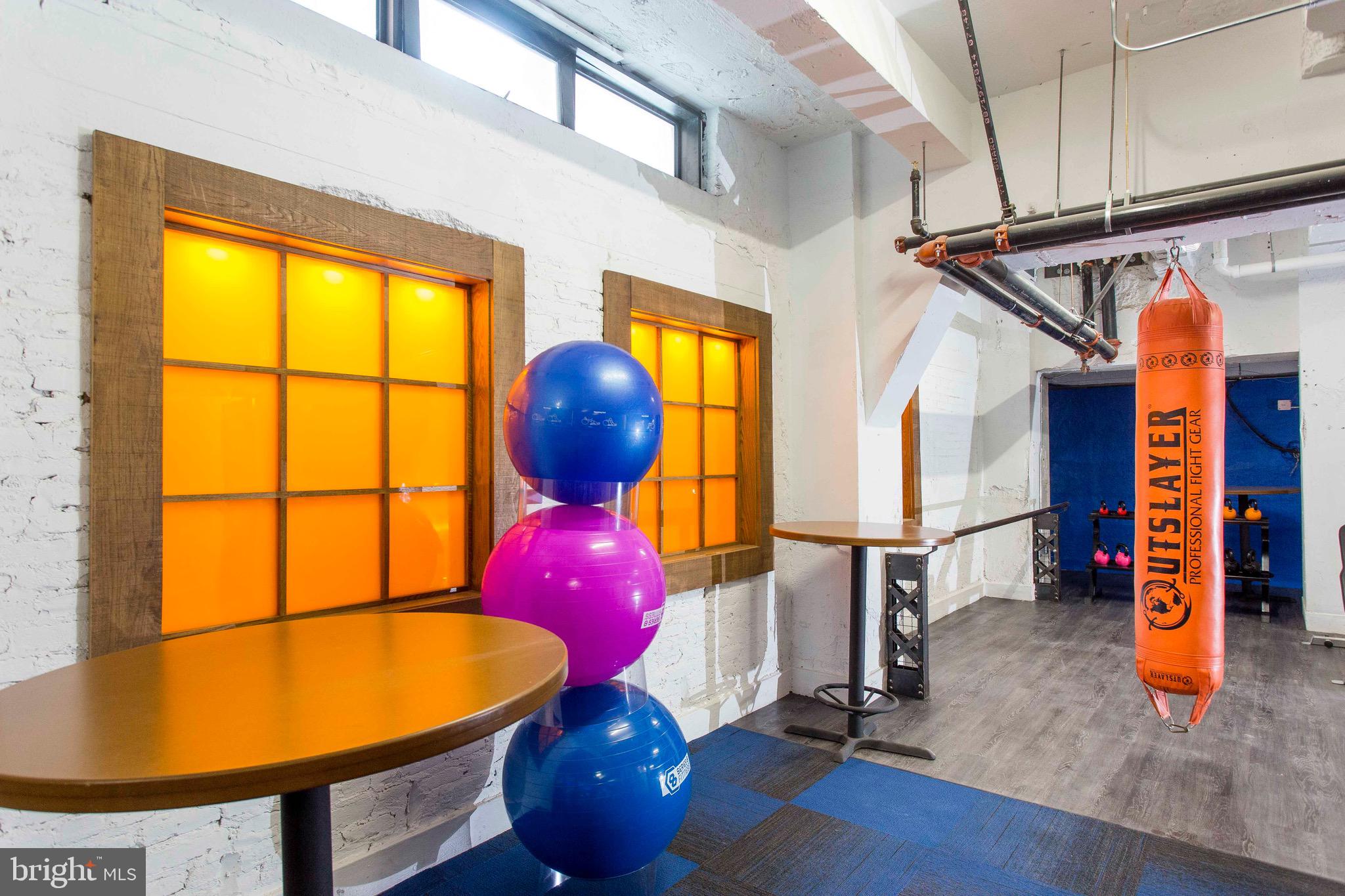 DOWNTOWN - Residential Lease