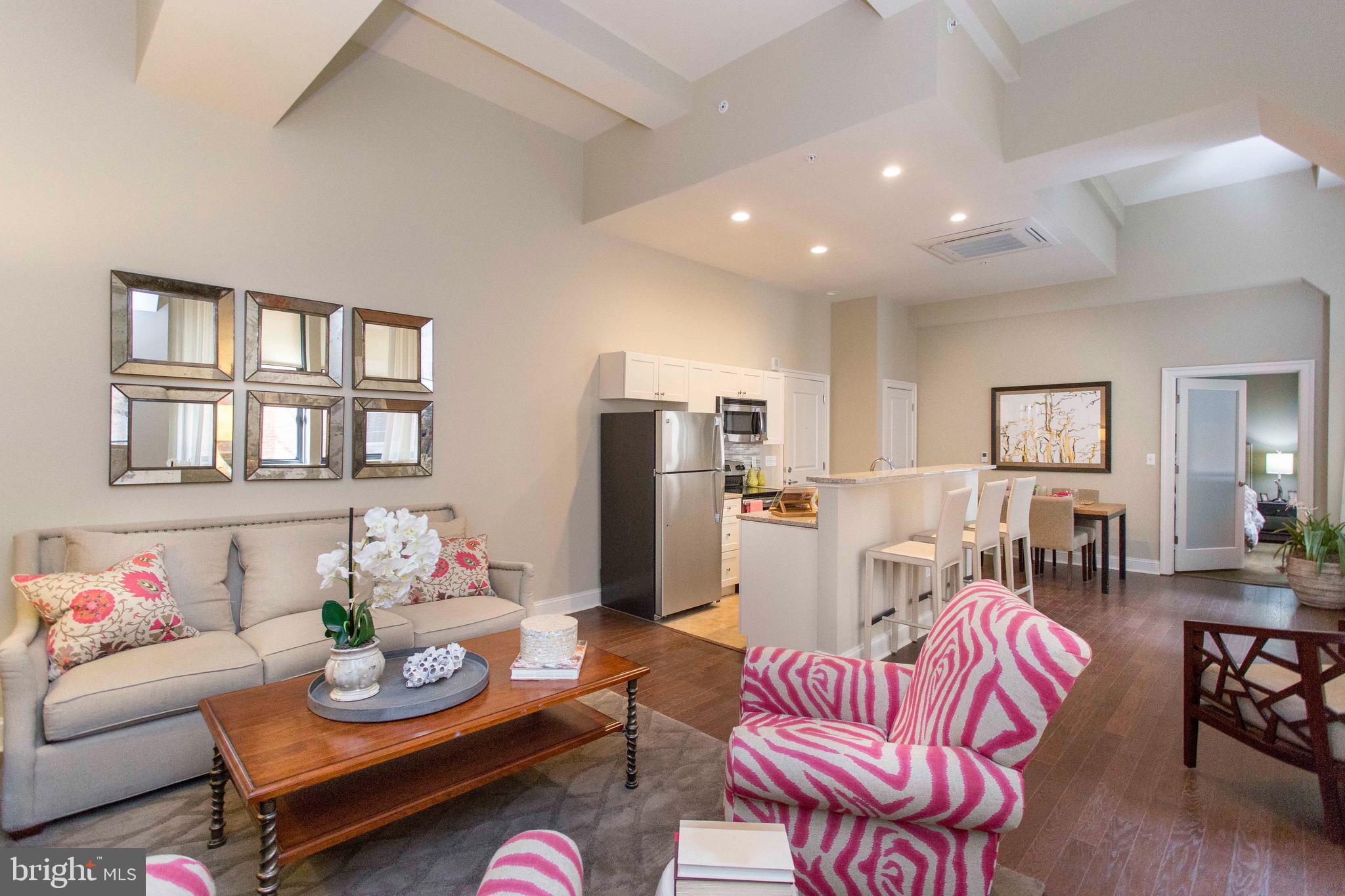 DOWNTOWN - Residential Lease