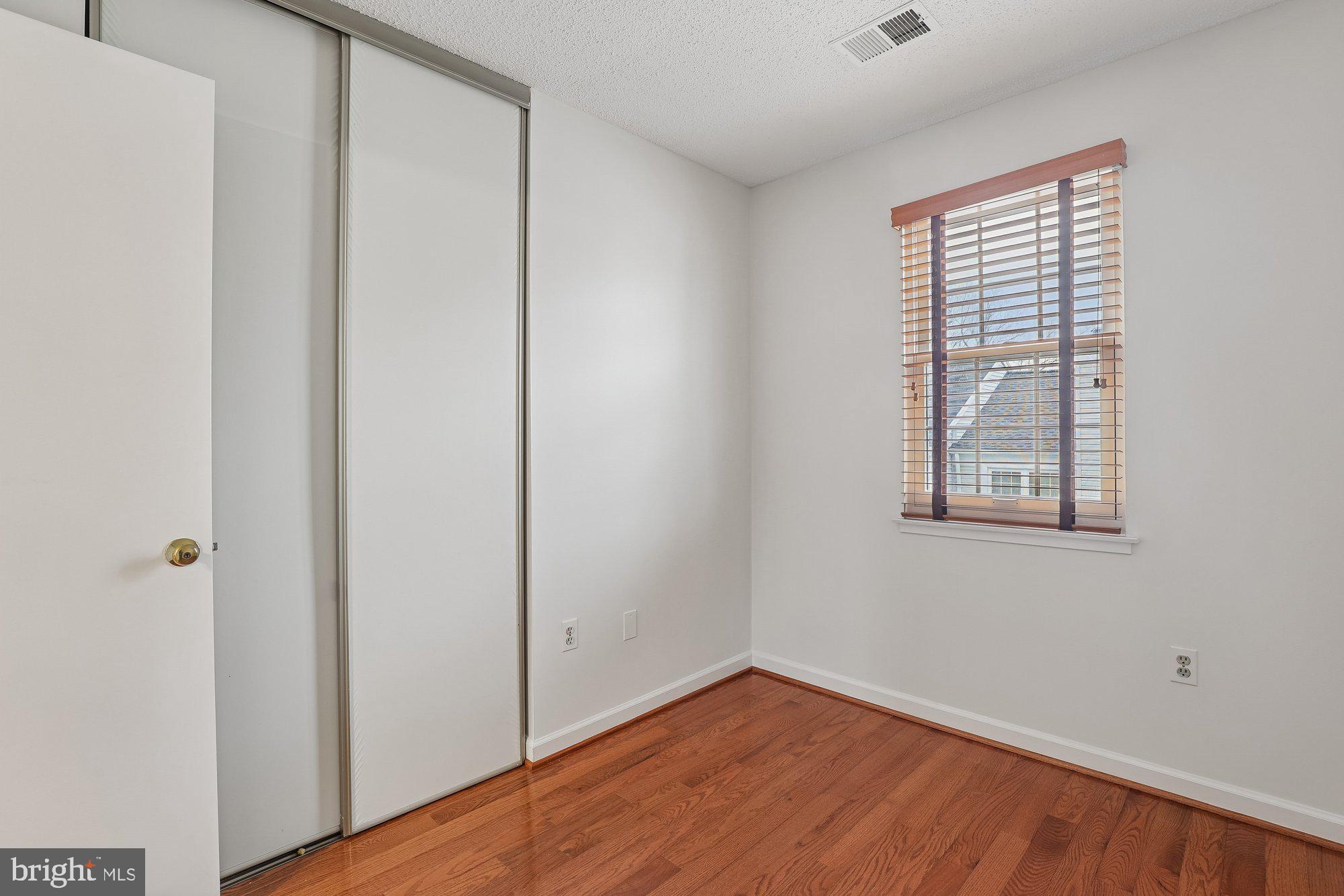 HUNTERS SQUARE - Residential