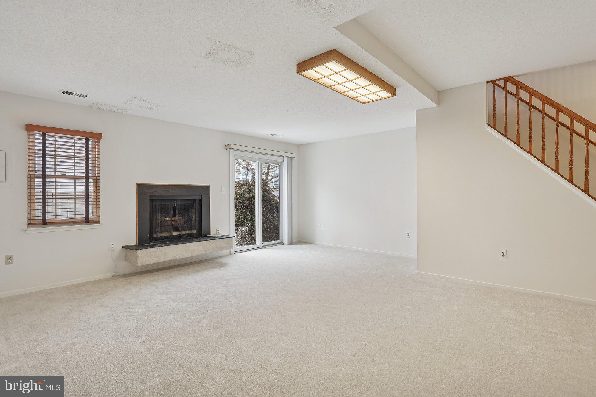 HUNTERS SQUARE - Residential