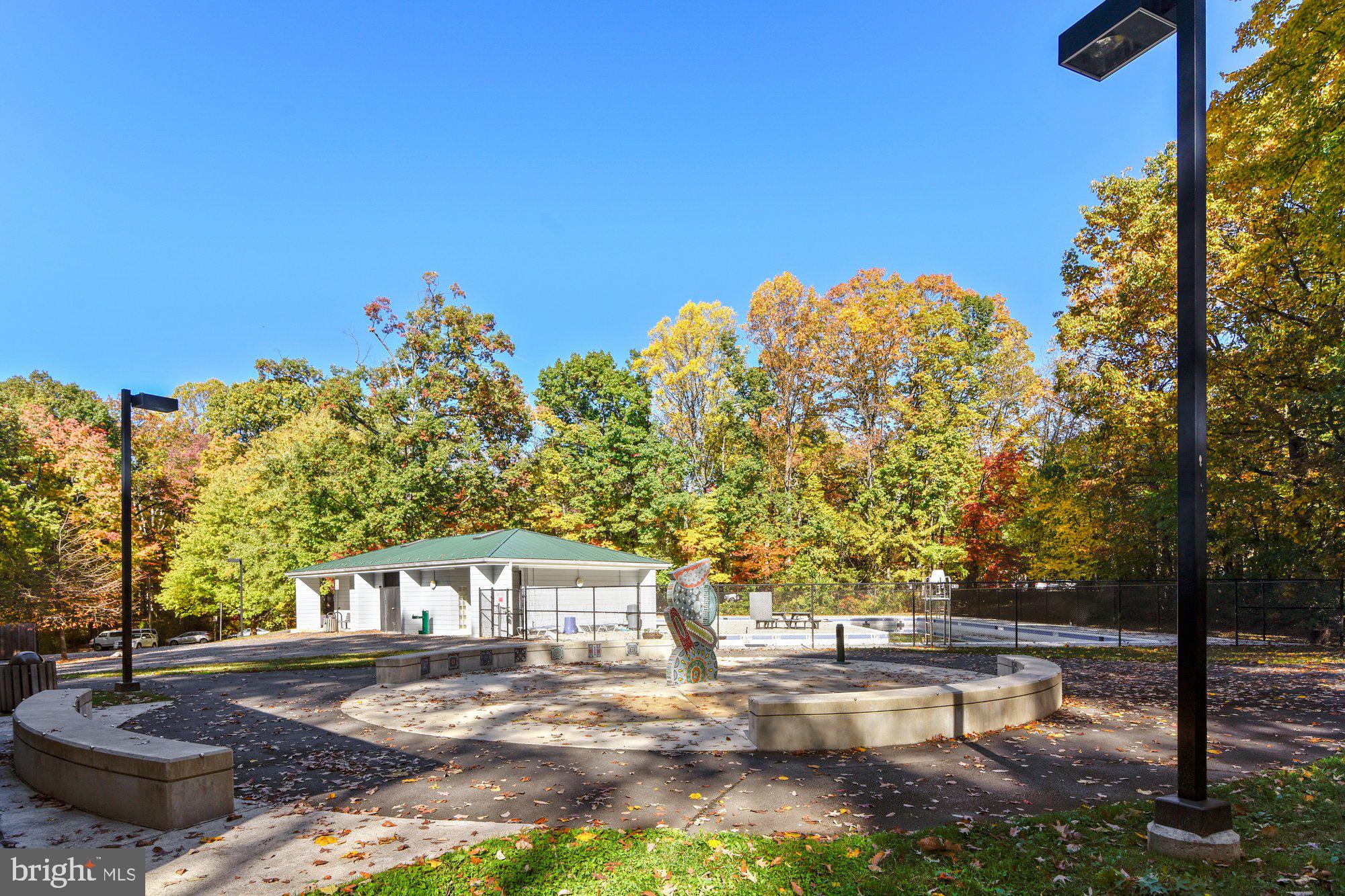 HUNTERS SQUARE - Residential