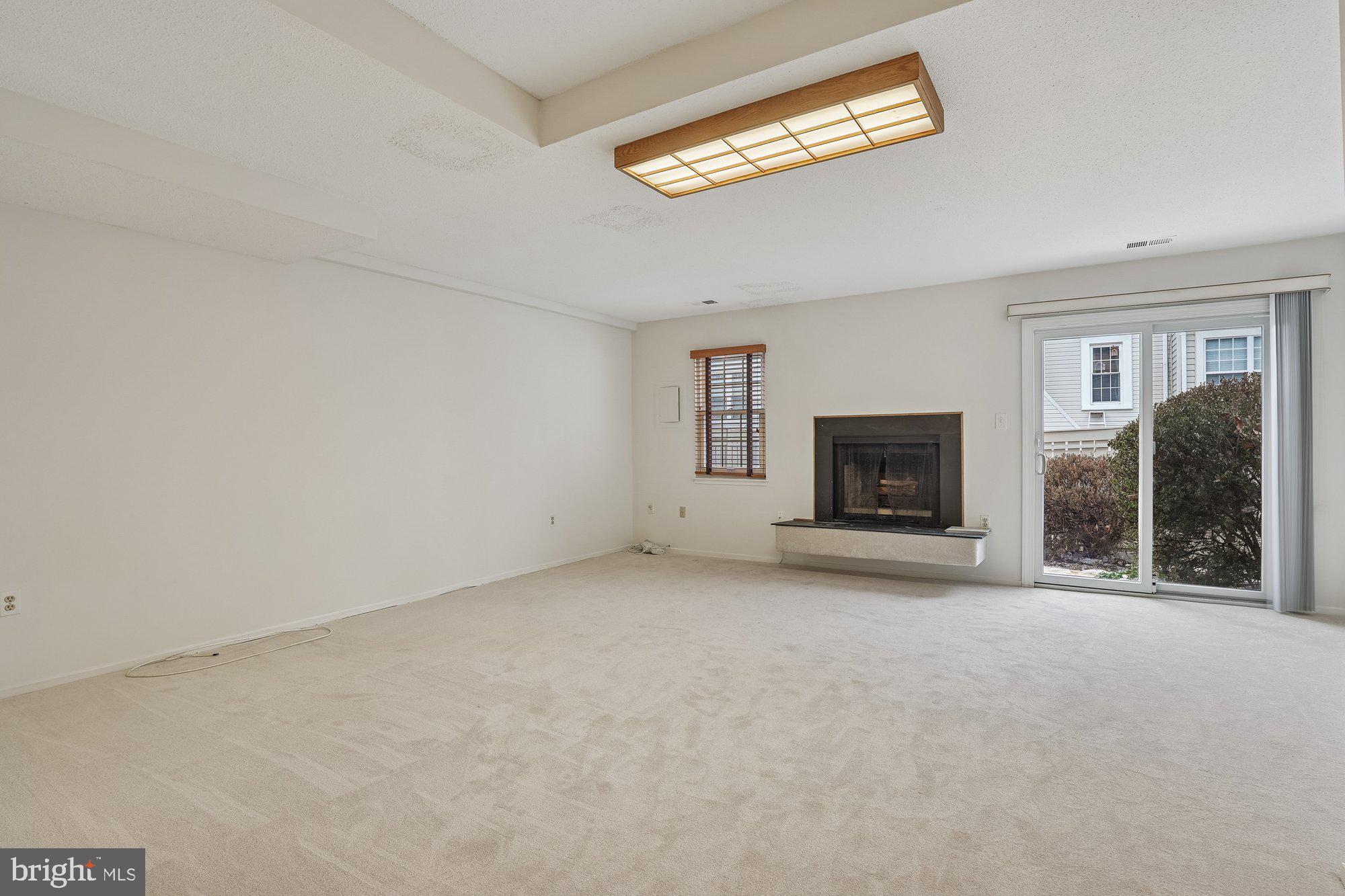 HUNTERS SQUARE - Residential