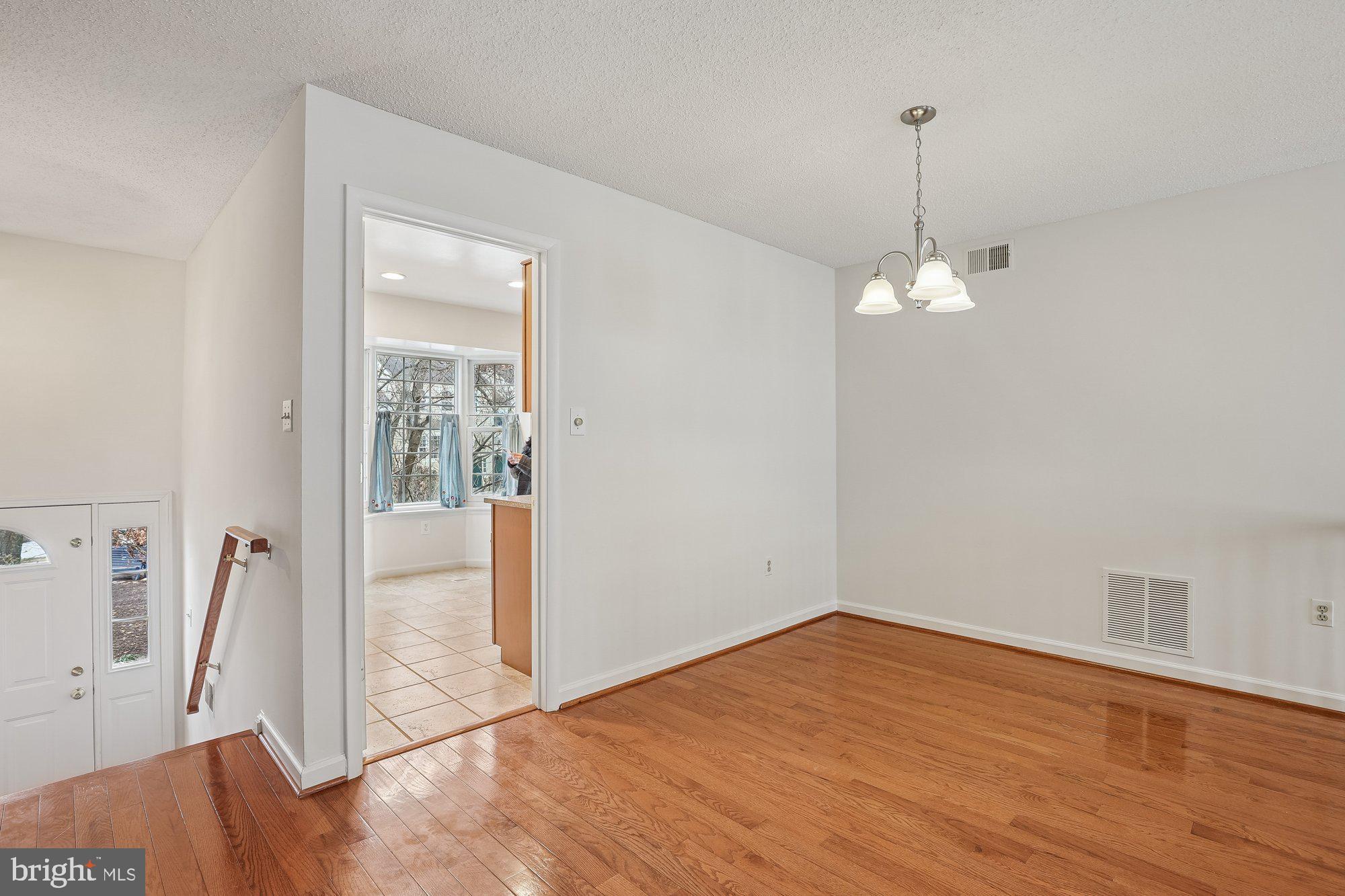 HUNTERS SQUARE - Residential