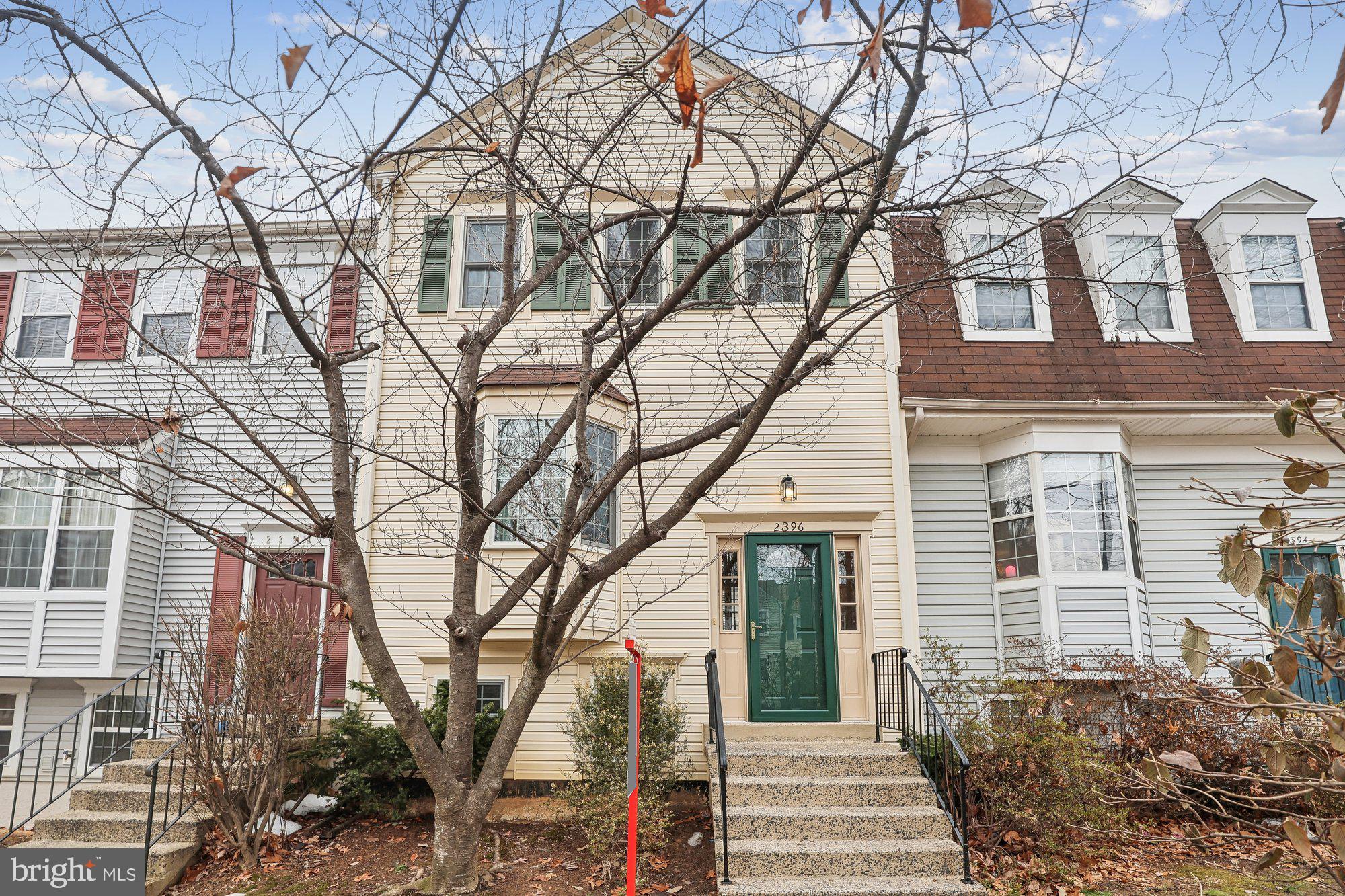 HUNTERS SQUARE - Residential