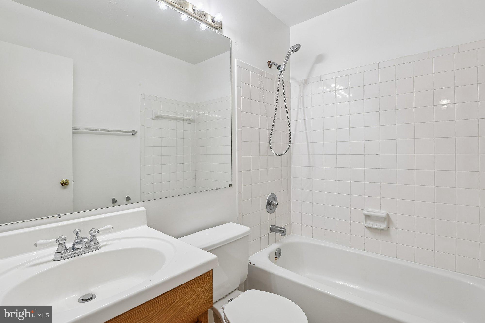 HUNTERS SQUARE - Residential