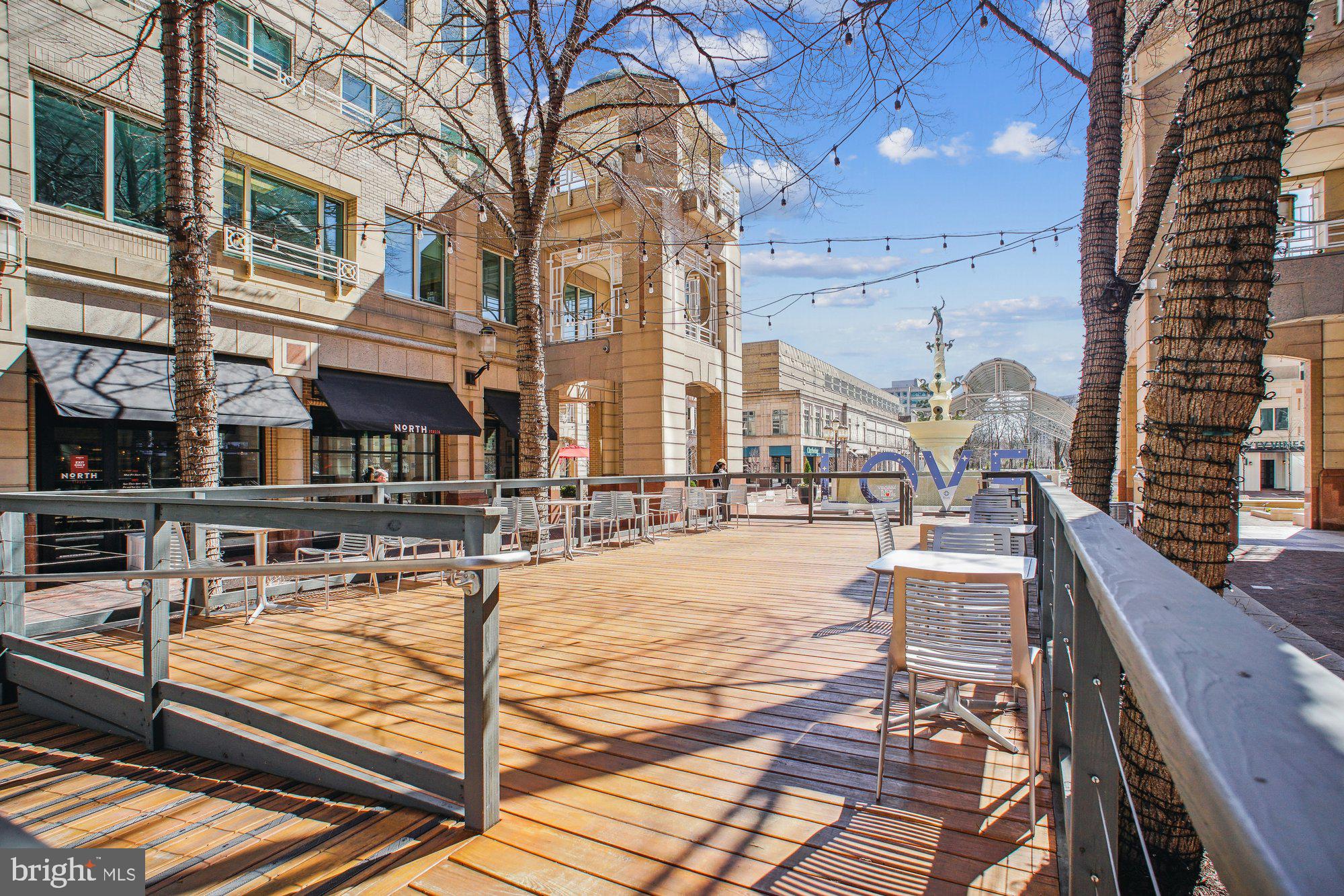 HUNTERS SQUARE - Residential