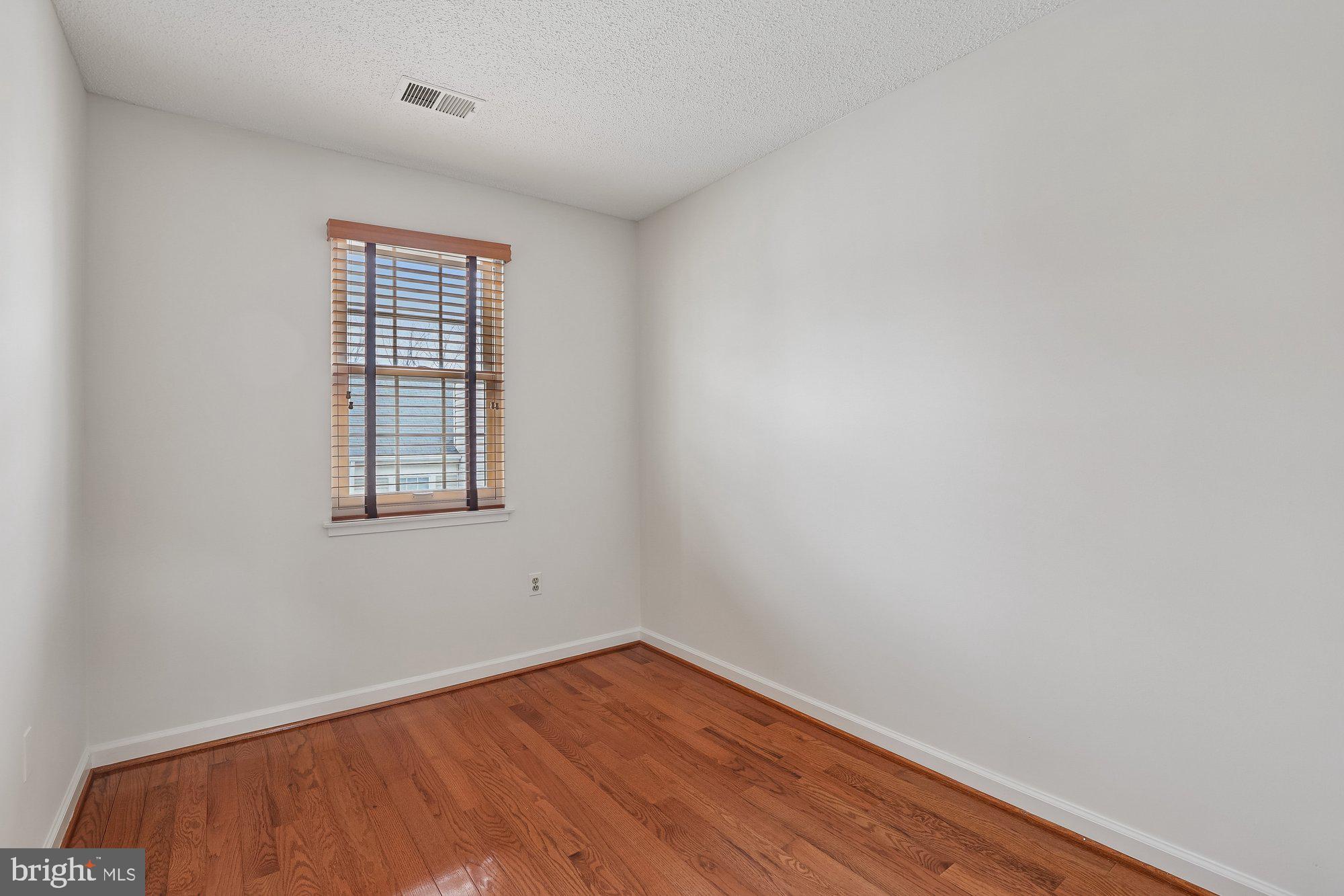 HUNTERS SQUARE - Residential