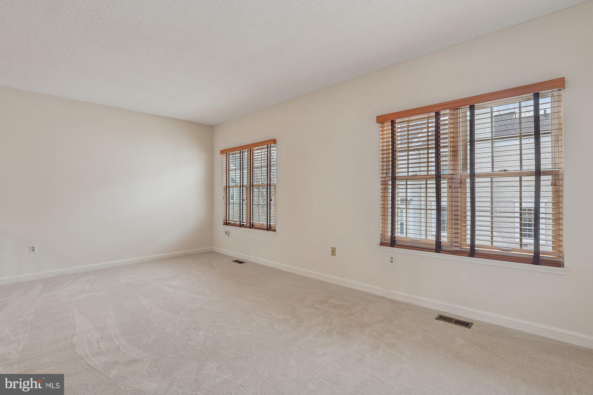 HUNTERS SQUARE - Residential