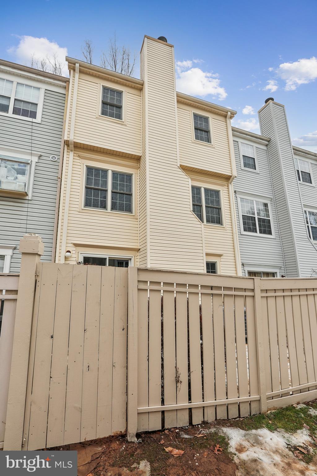 HUNTERS SQUARE - Residential