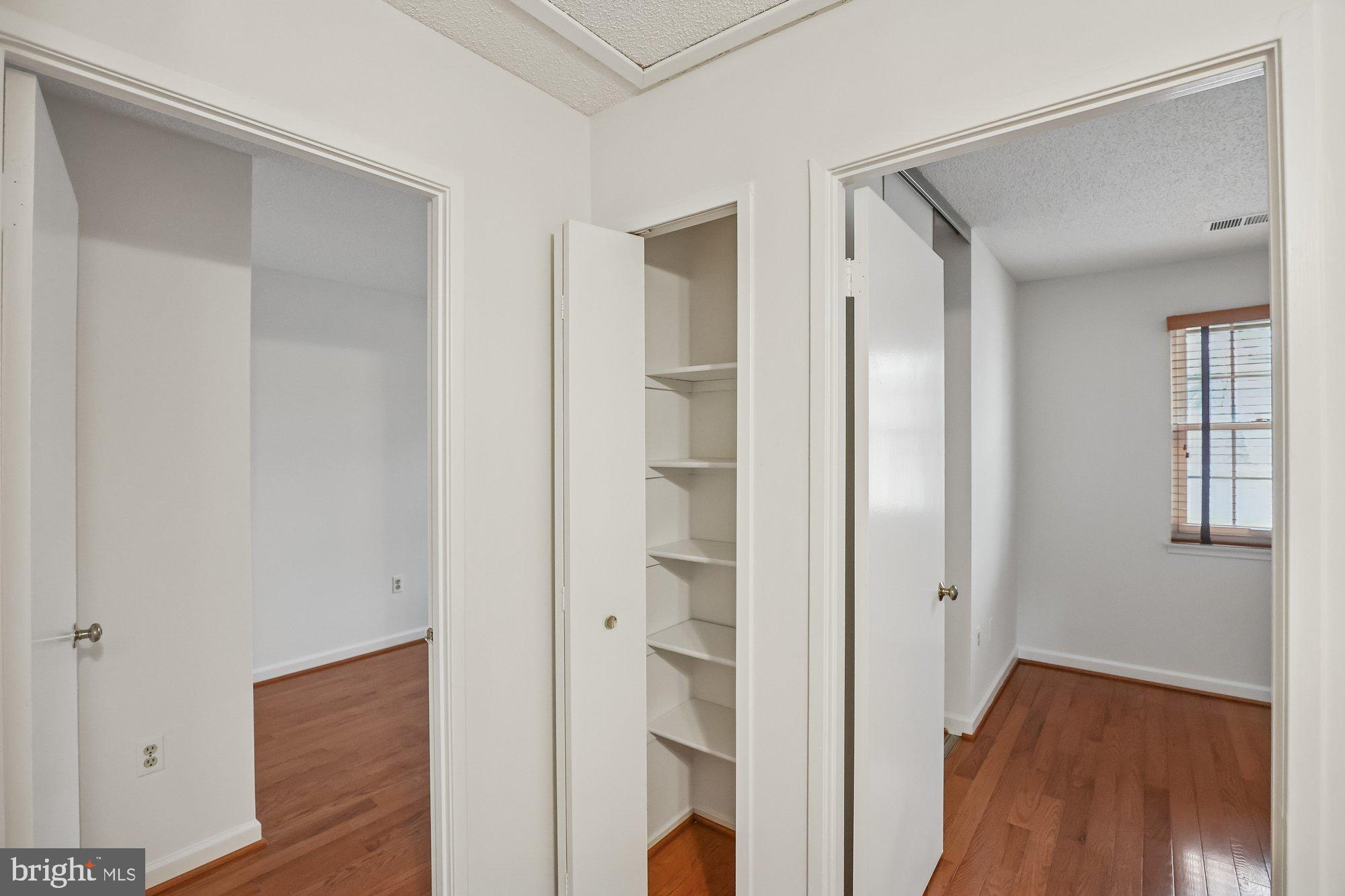 HUNTERS SQUARE - Residential