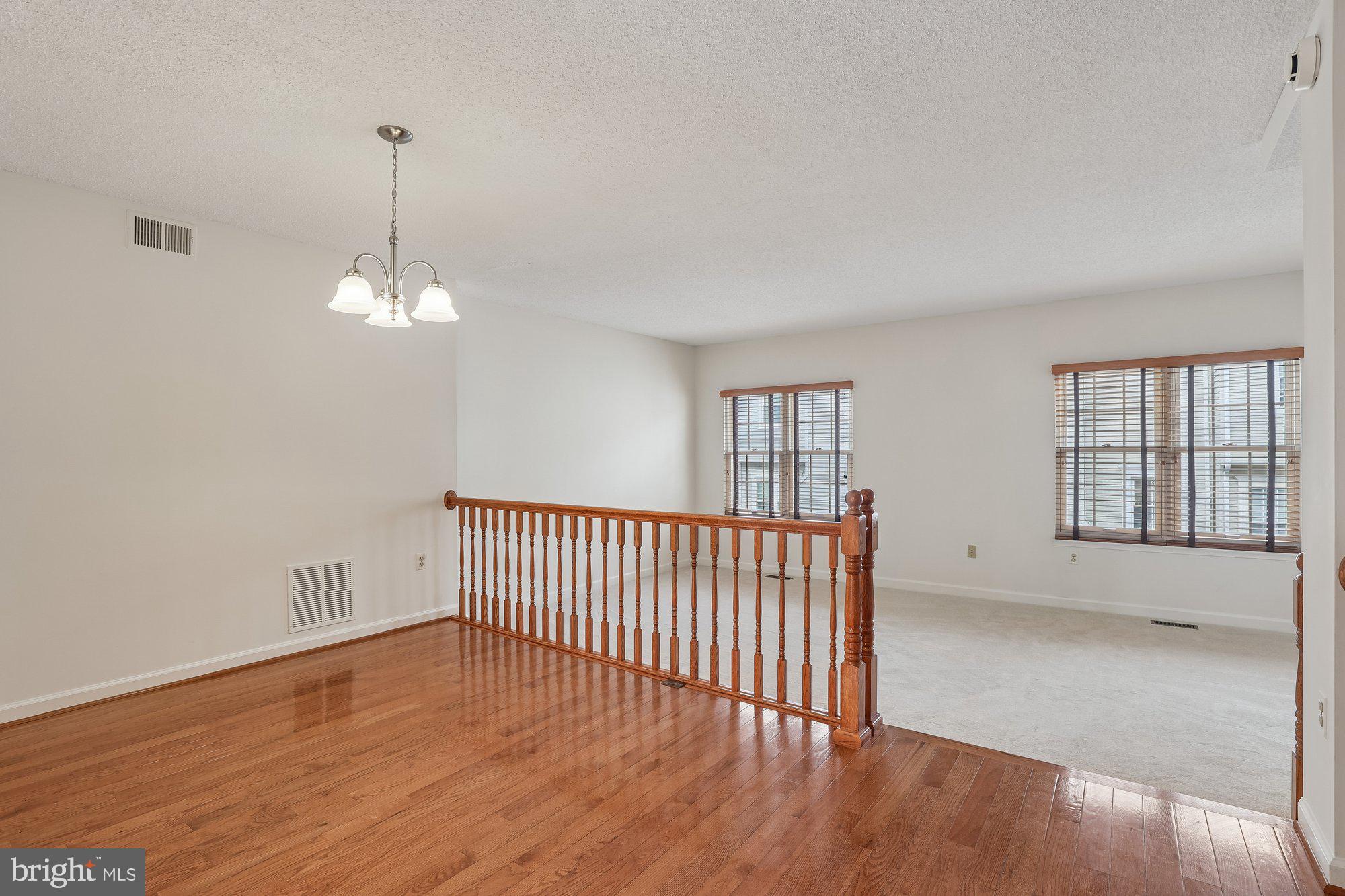 HUNTERS SQUARE - Residential