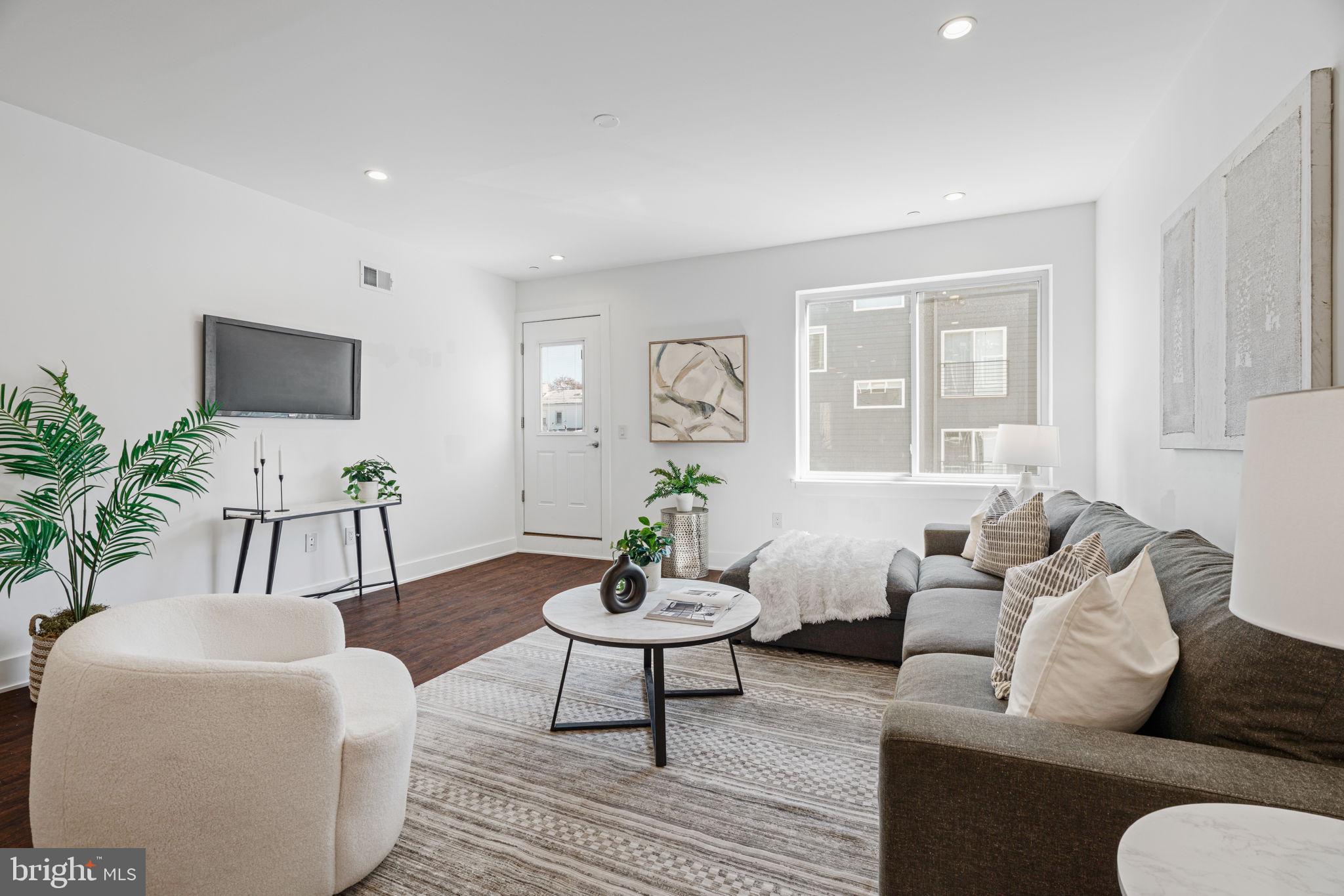 OLDE KENSINGTON - Residential