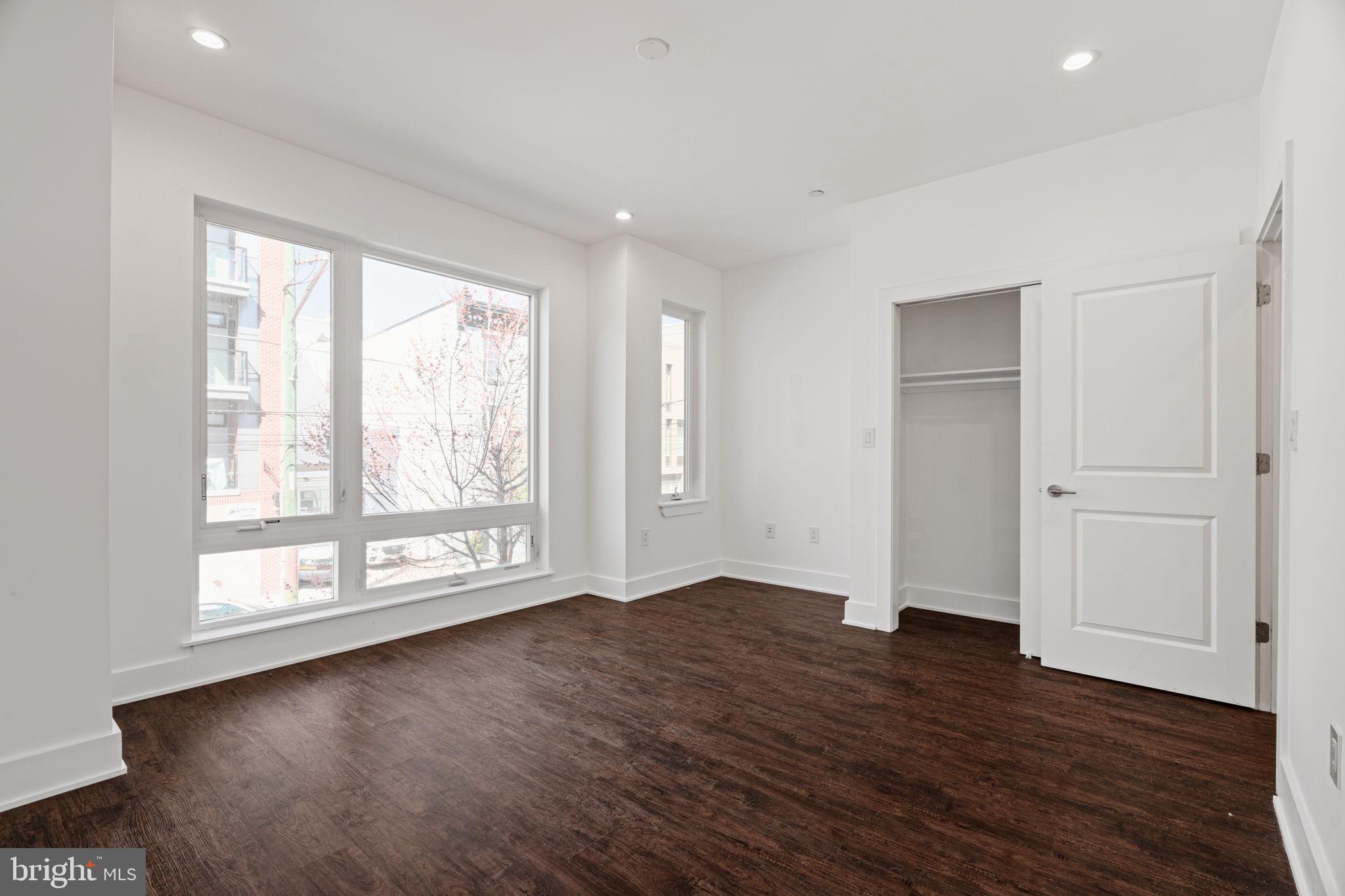 OLDE KENSINGTON - Residential