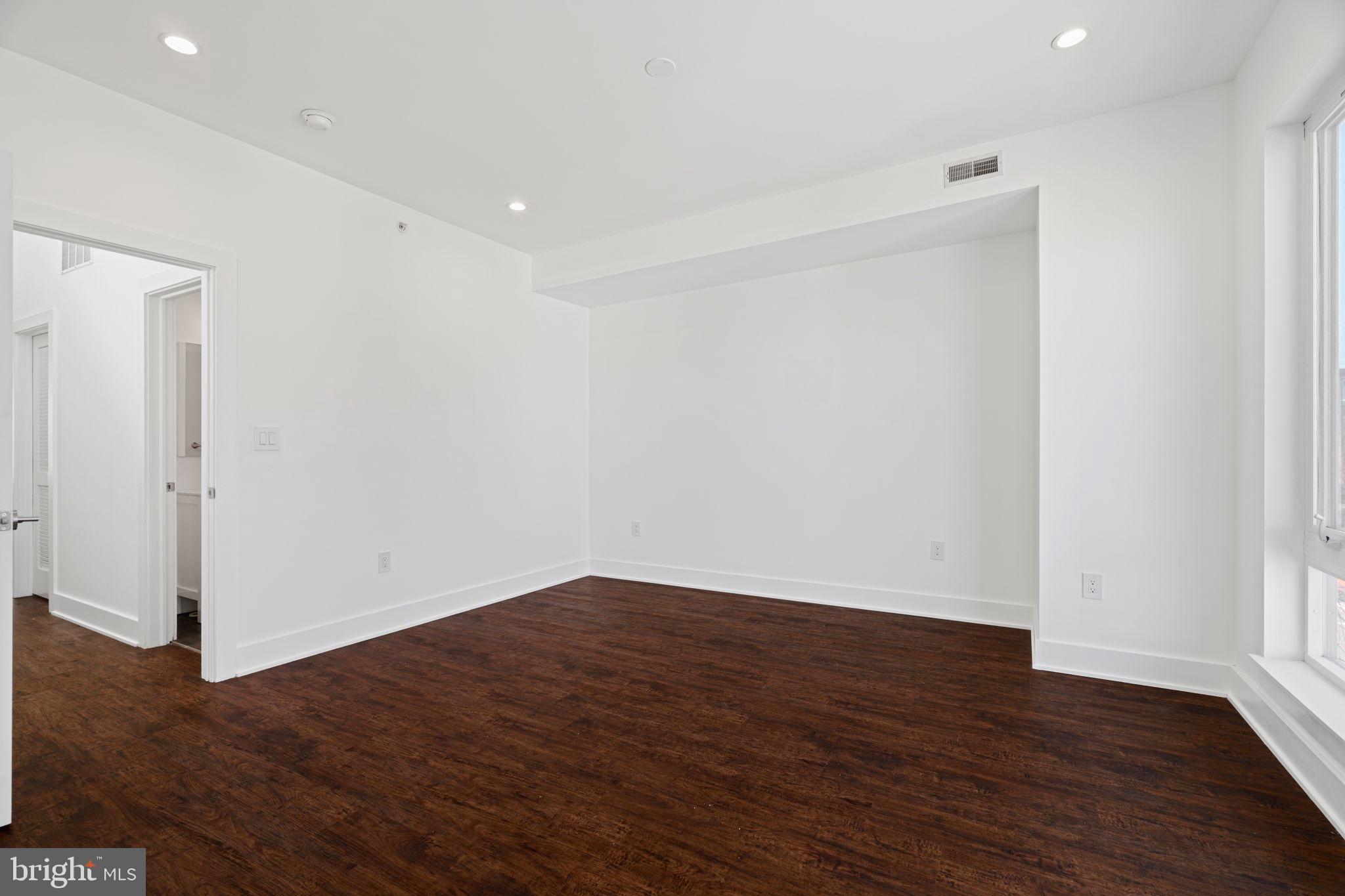 OLDE KENSINGTON - Residential