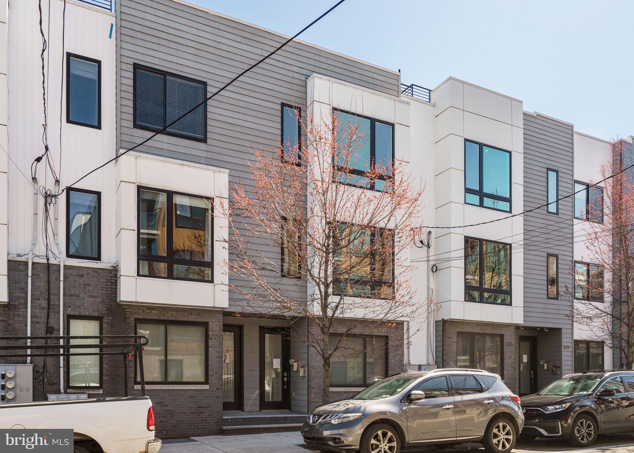 OLDE KENSINGTON - Residential