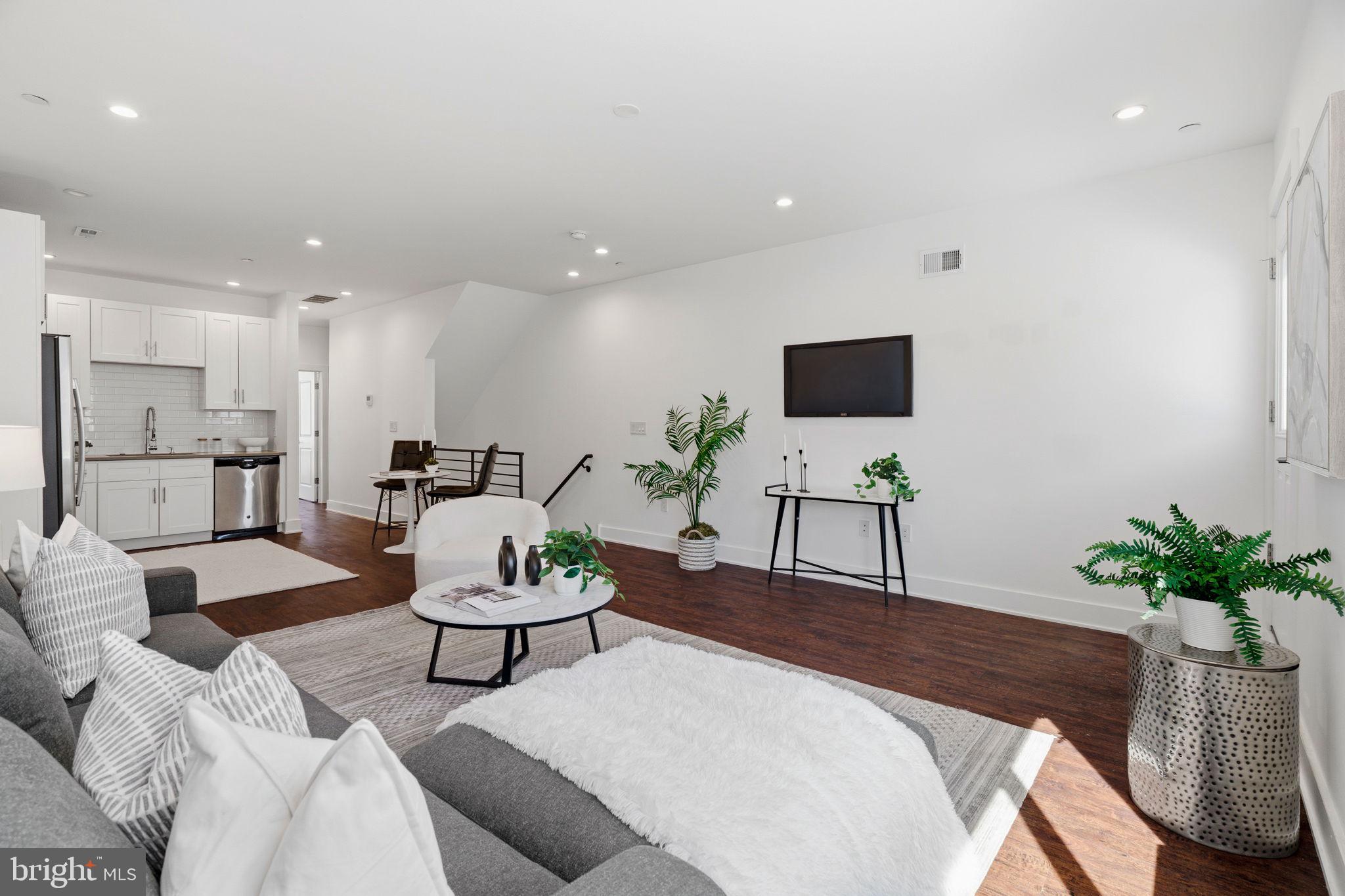 OLDE KENSINGTON - Residential